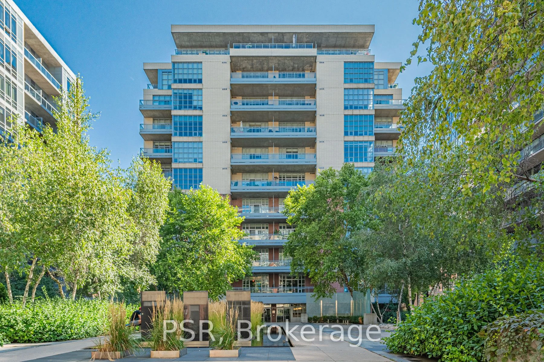 23 Brant Street 713, Toronto C01, On M5v 2l9