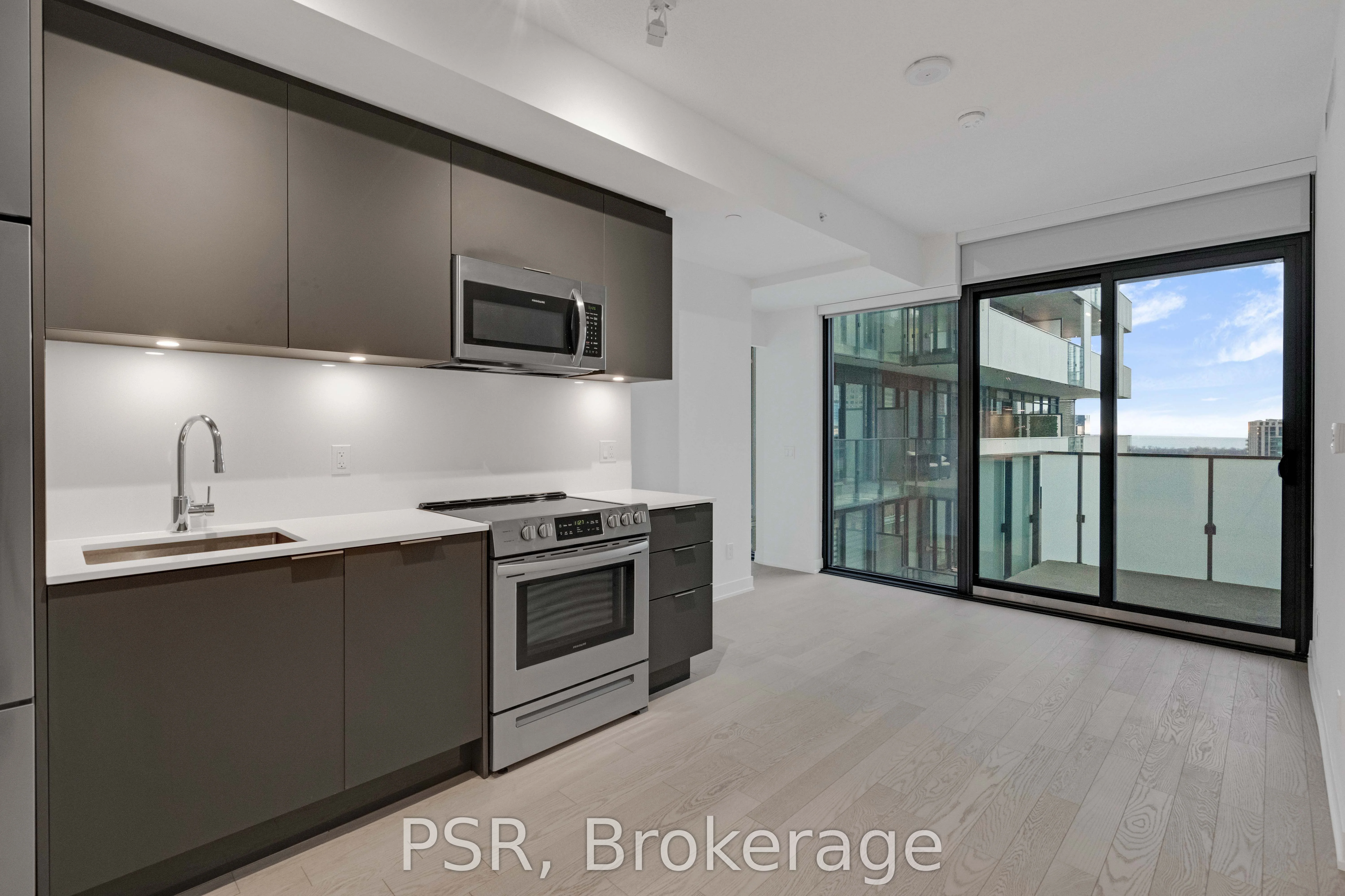 25 Richmond Street E 2808, Toronto C08, On M5c 0a6