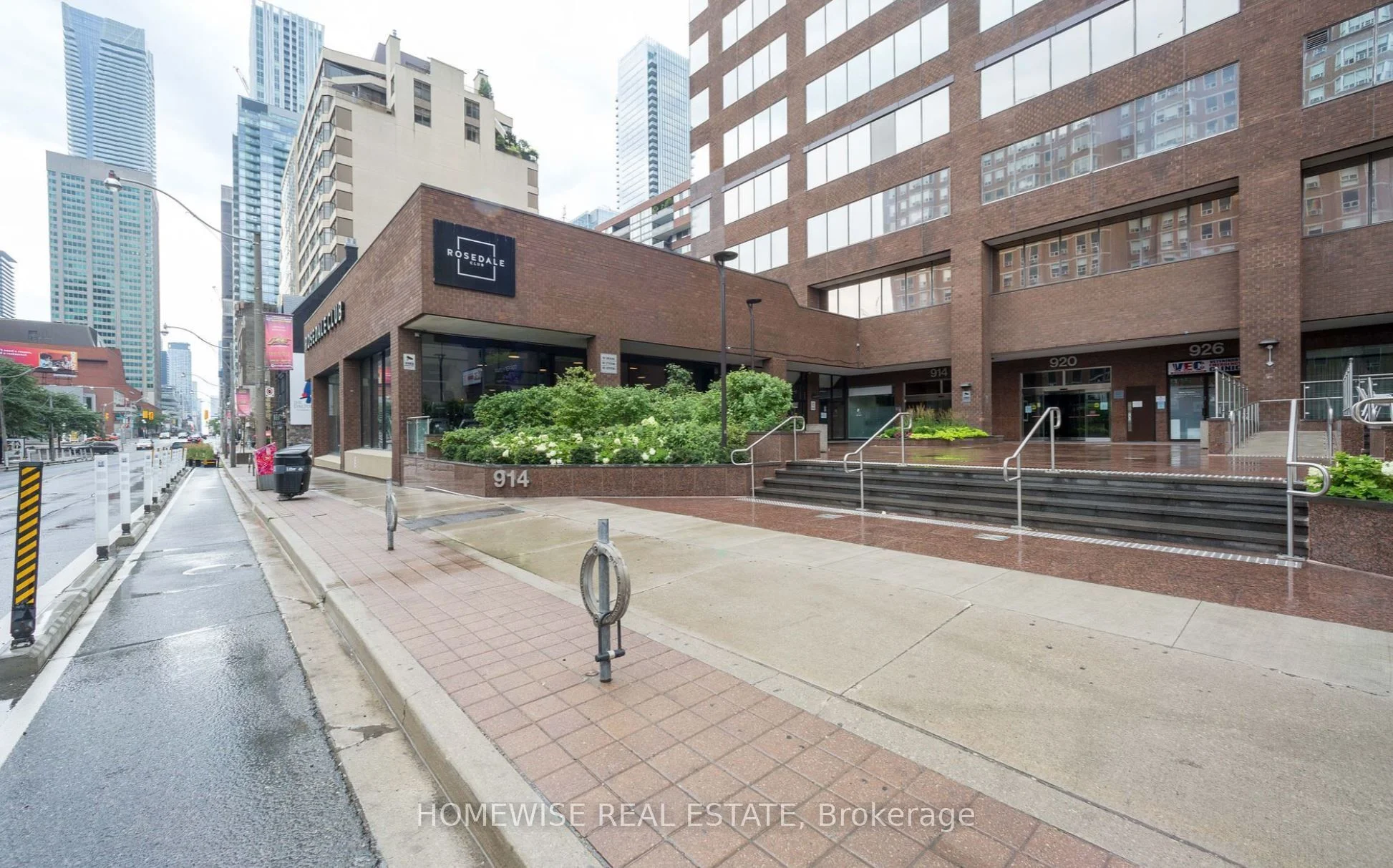 914 Yonge Street 1803, Toronto C02, On M4w 3c8