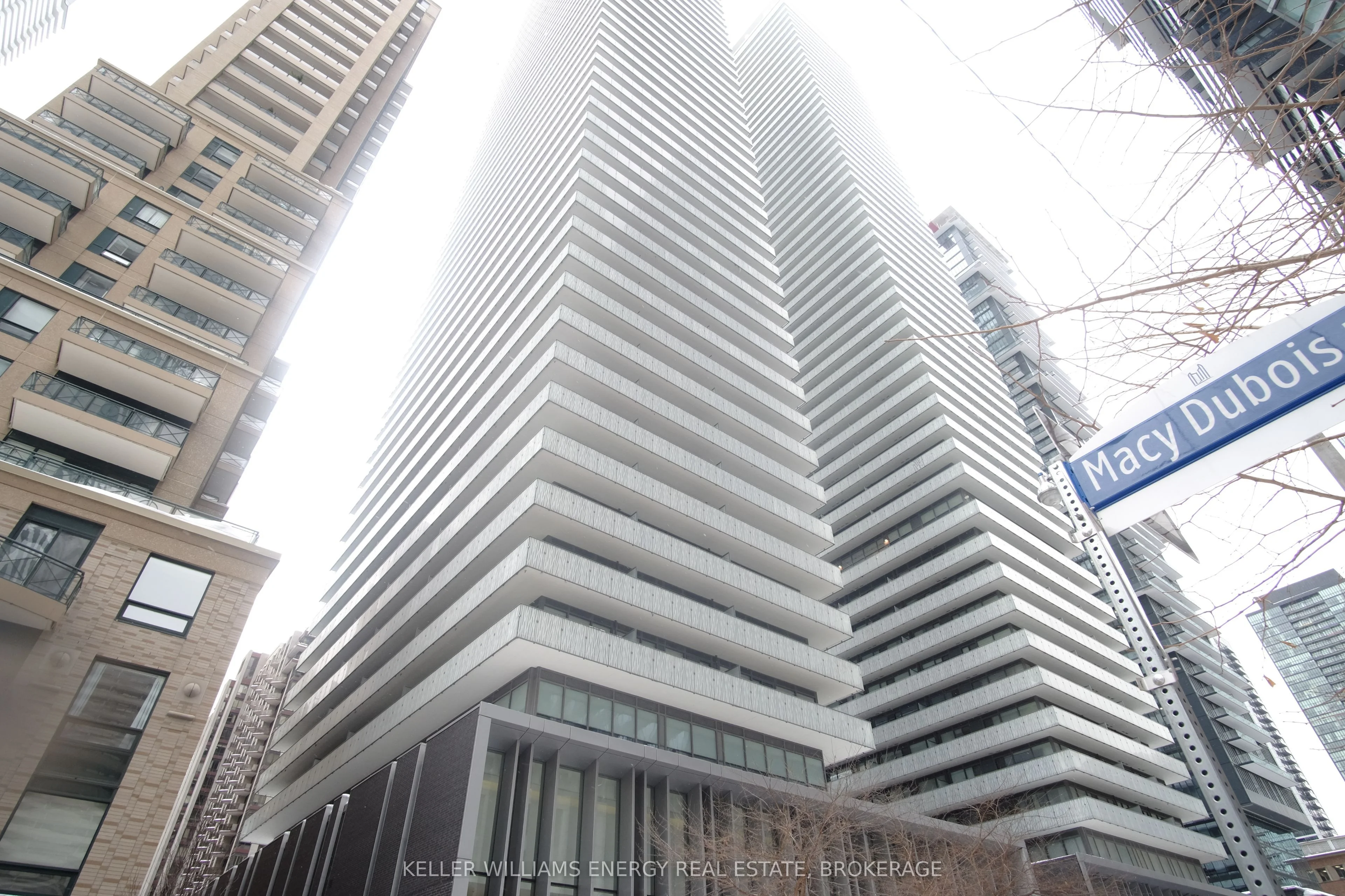 42 Charles Street E 3904, Toronto C08, On M4y 0b7