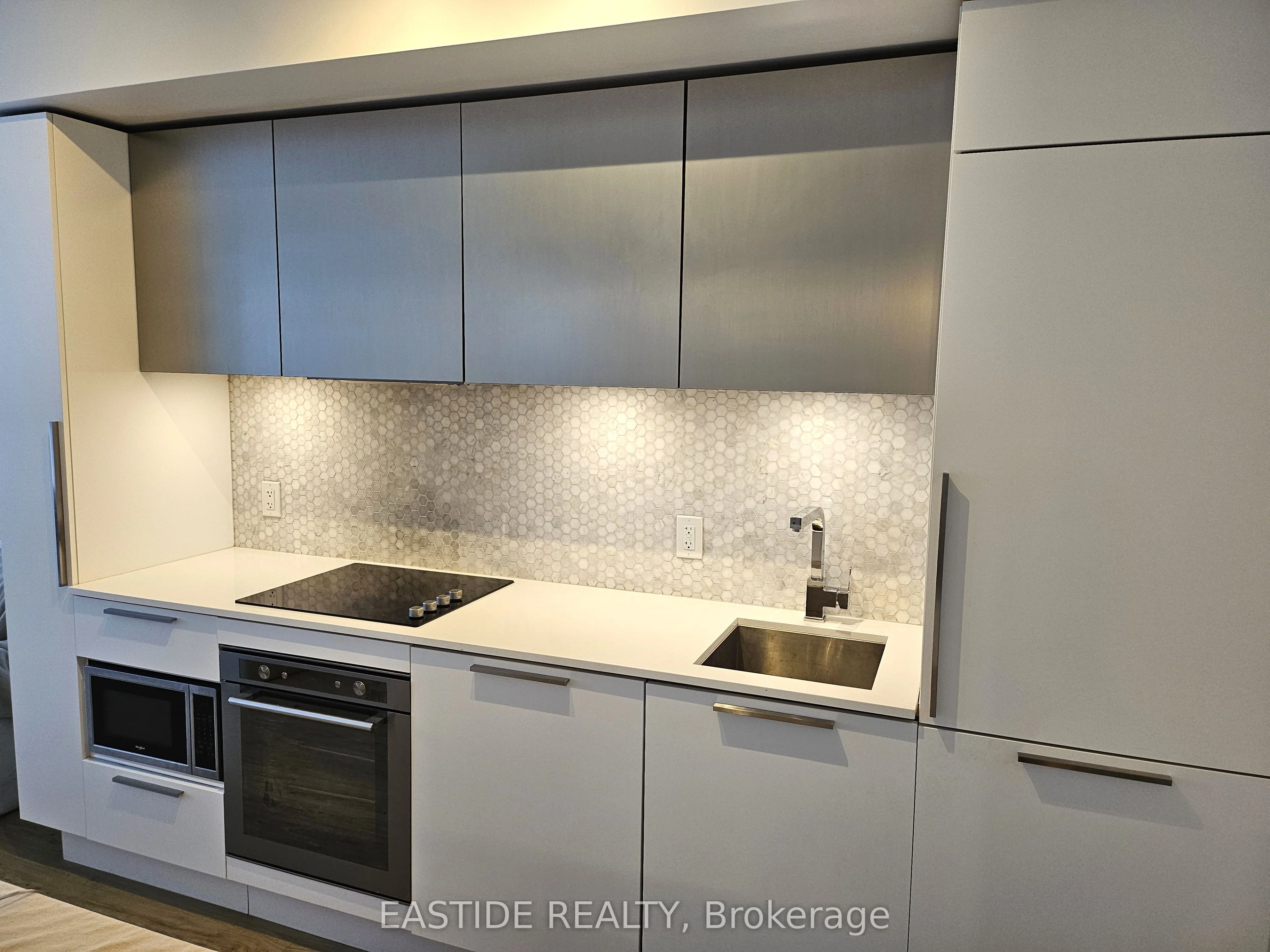 85 Wood Street 3617, Toronto C08, On M4y 0e8