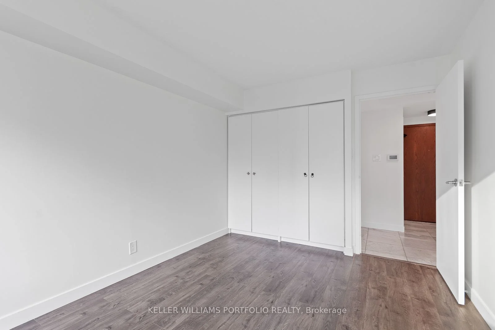 10 Yonge Street 2212, Toronto C01, ON M5E 1R4