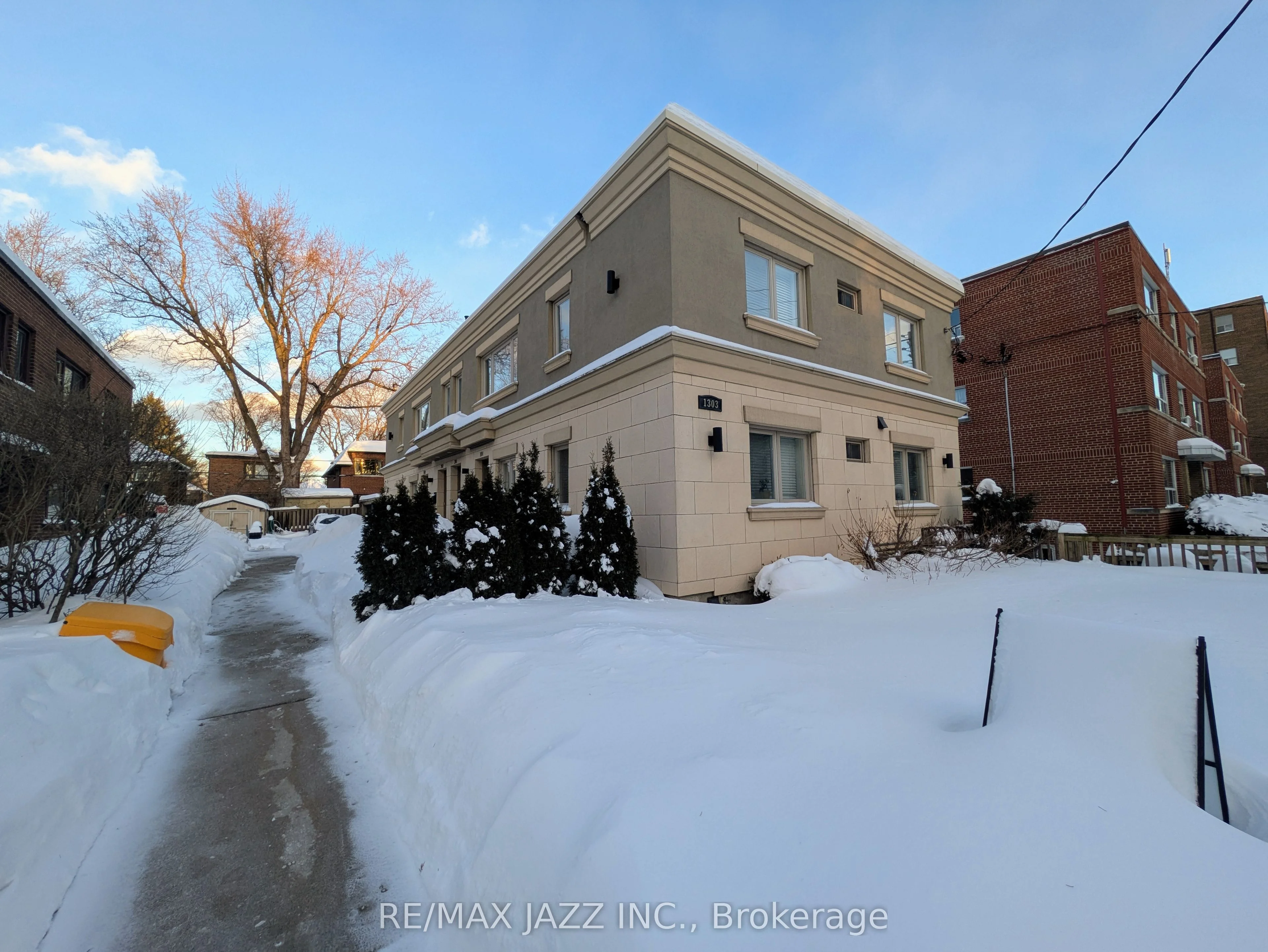 1303 Bayview Avenue 102, Toronto C11, On M4g 2z8