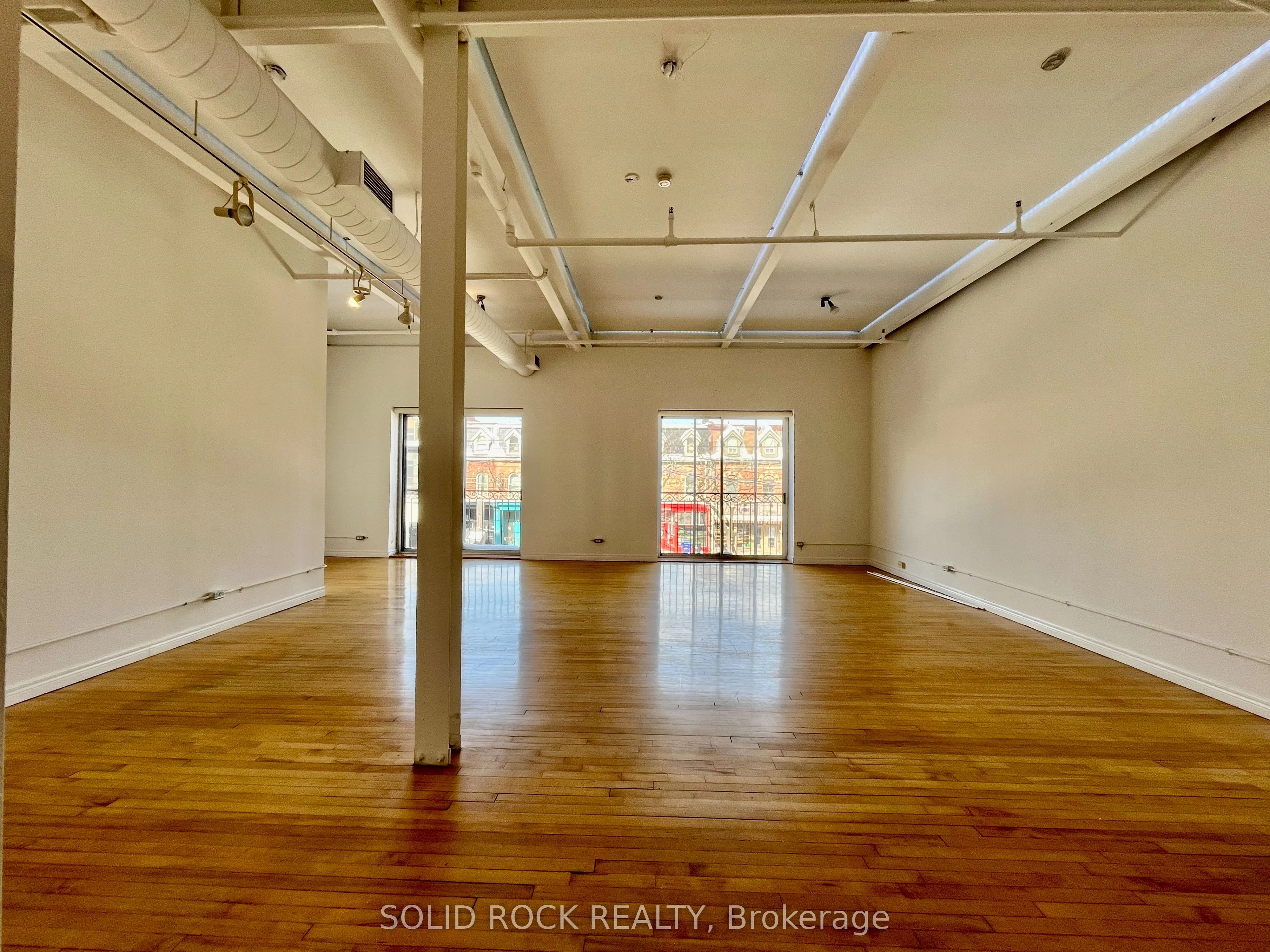 1153 W Queen Street S 210, Toronto C01, On M6j 1j4