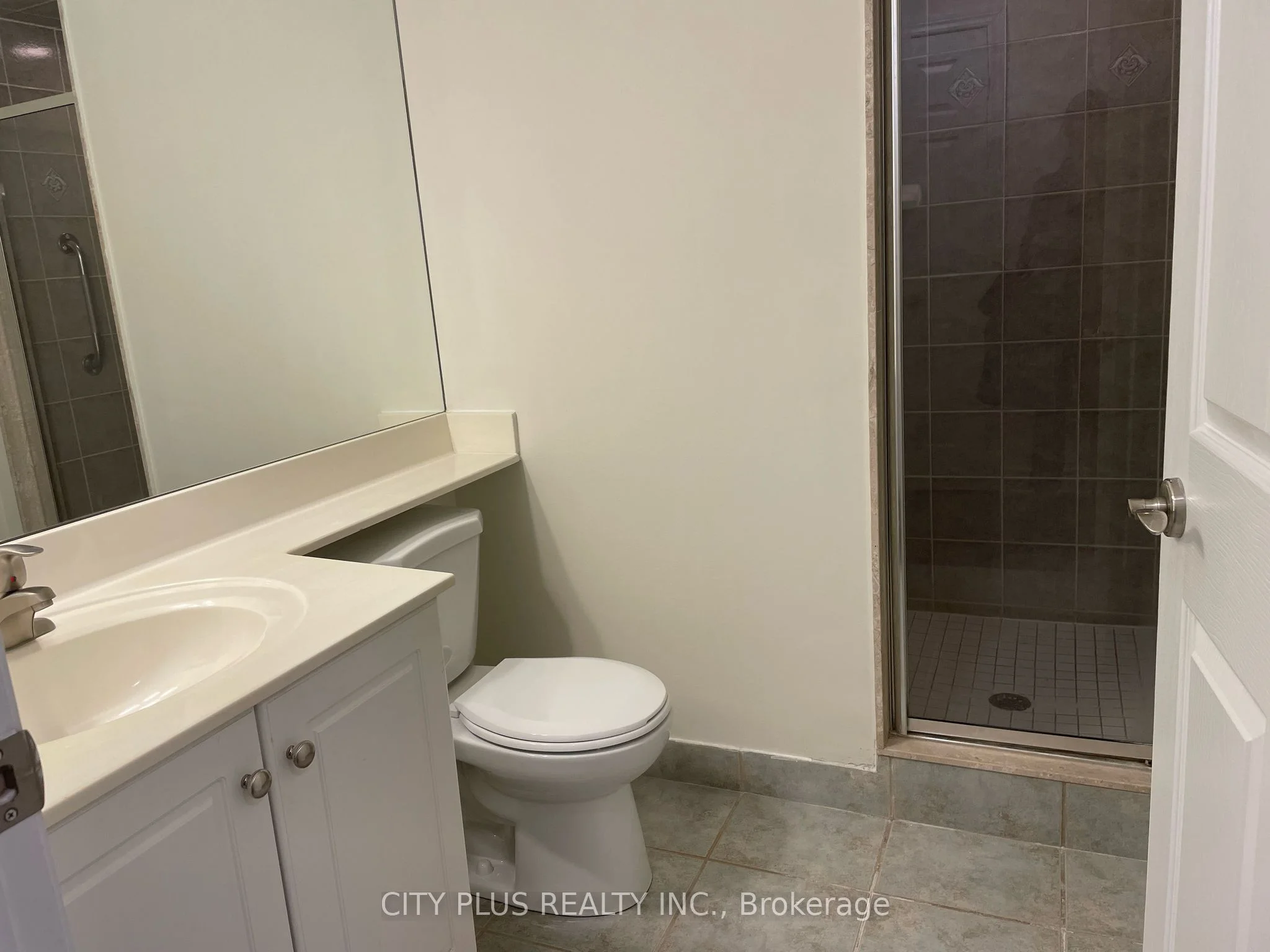 123 Eglinton Avenue E 1109, Toronto C10, ON M4P 1J2