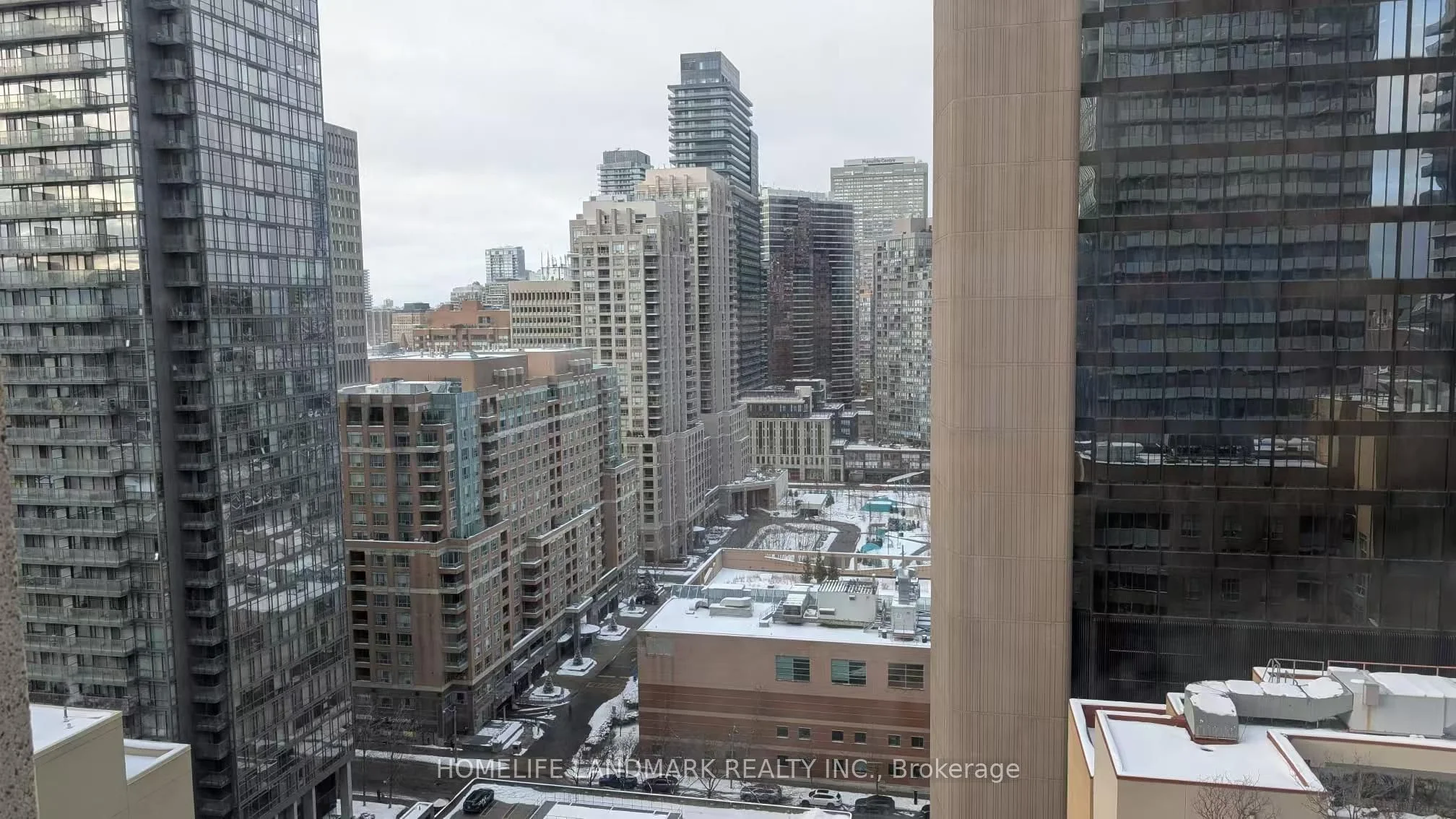 25 Grenville Street 2207, Toronto C01, On M4y 2x5