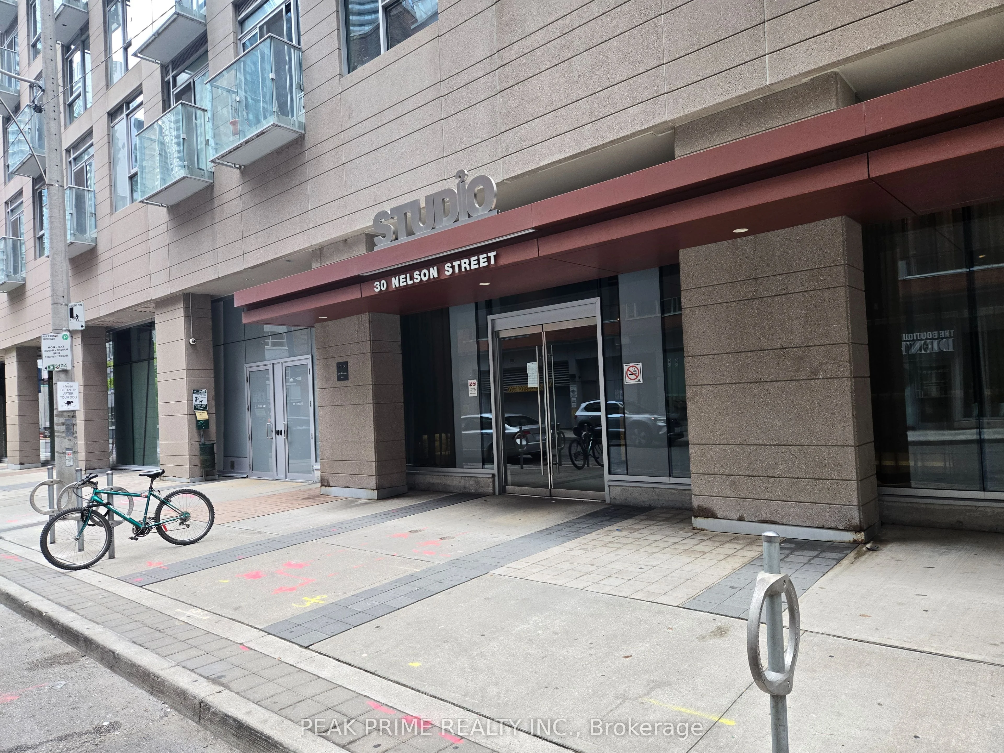 30 Nelson Street S 219, Toronto C01, On M5v 0h5