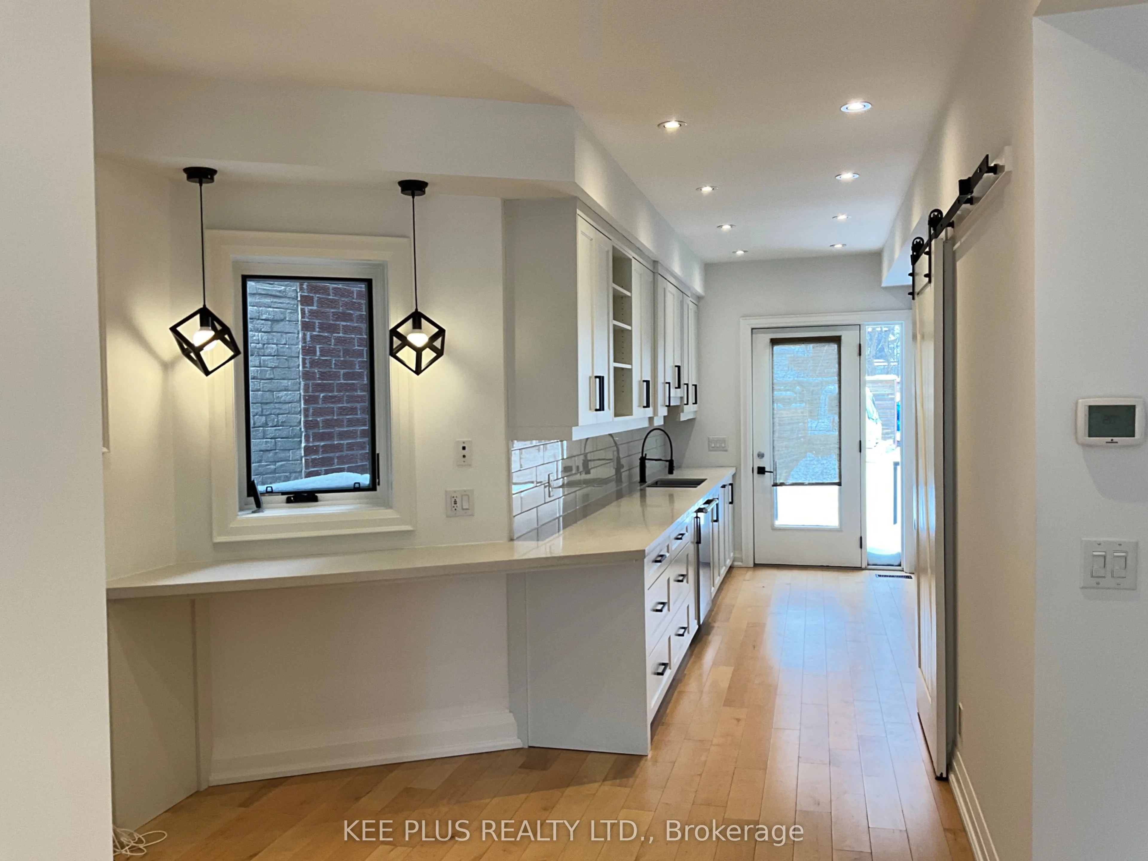 1193 Ossington Avenue E, Toronto C02, ON M6G 3W4