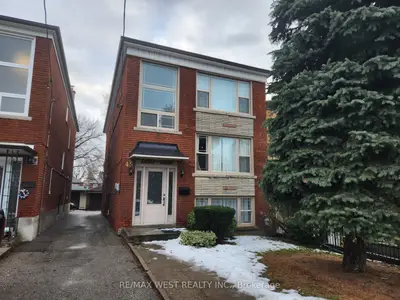 Triplex in Toronto