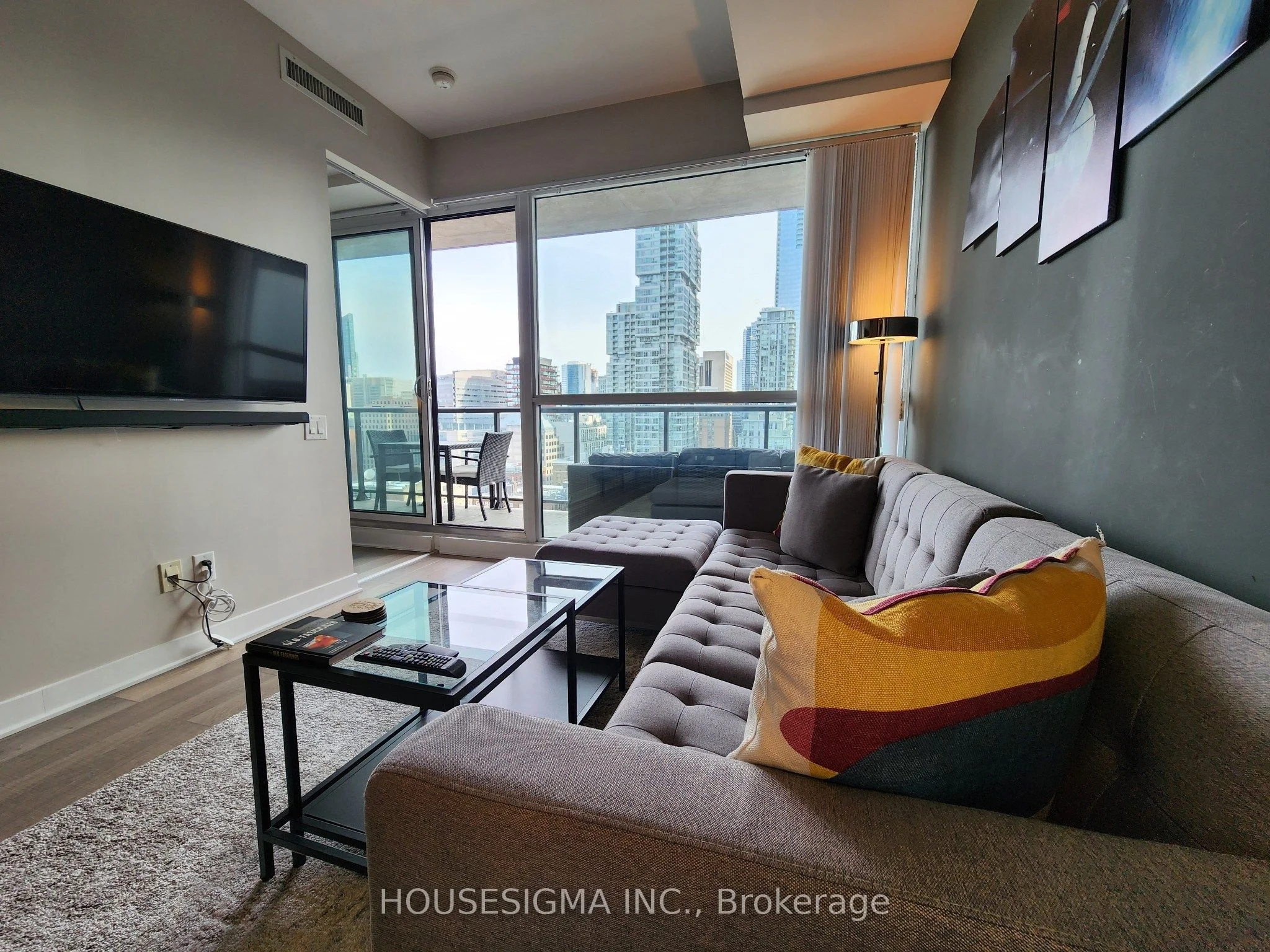 290 Adelaide Street W 1507, Toronto C01, On M5v 1p6
