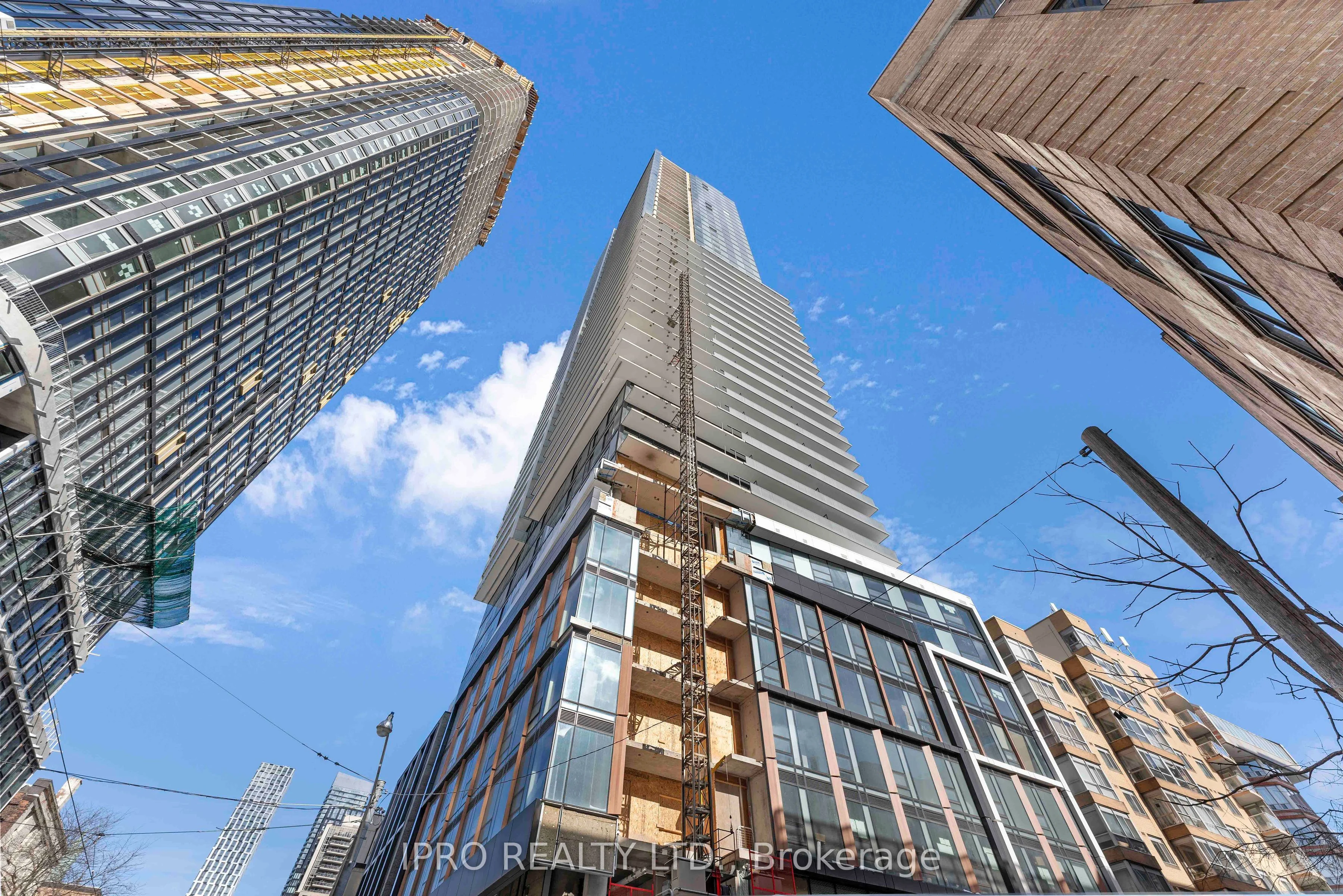 89 Church Street 1706, Toronto C08, On M5c 2g3