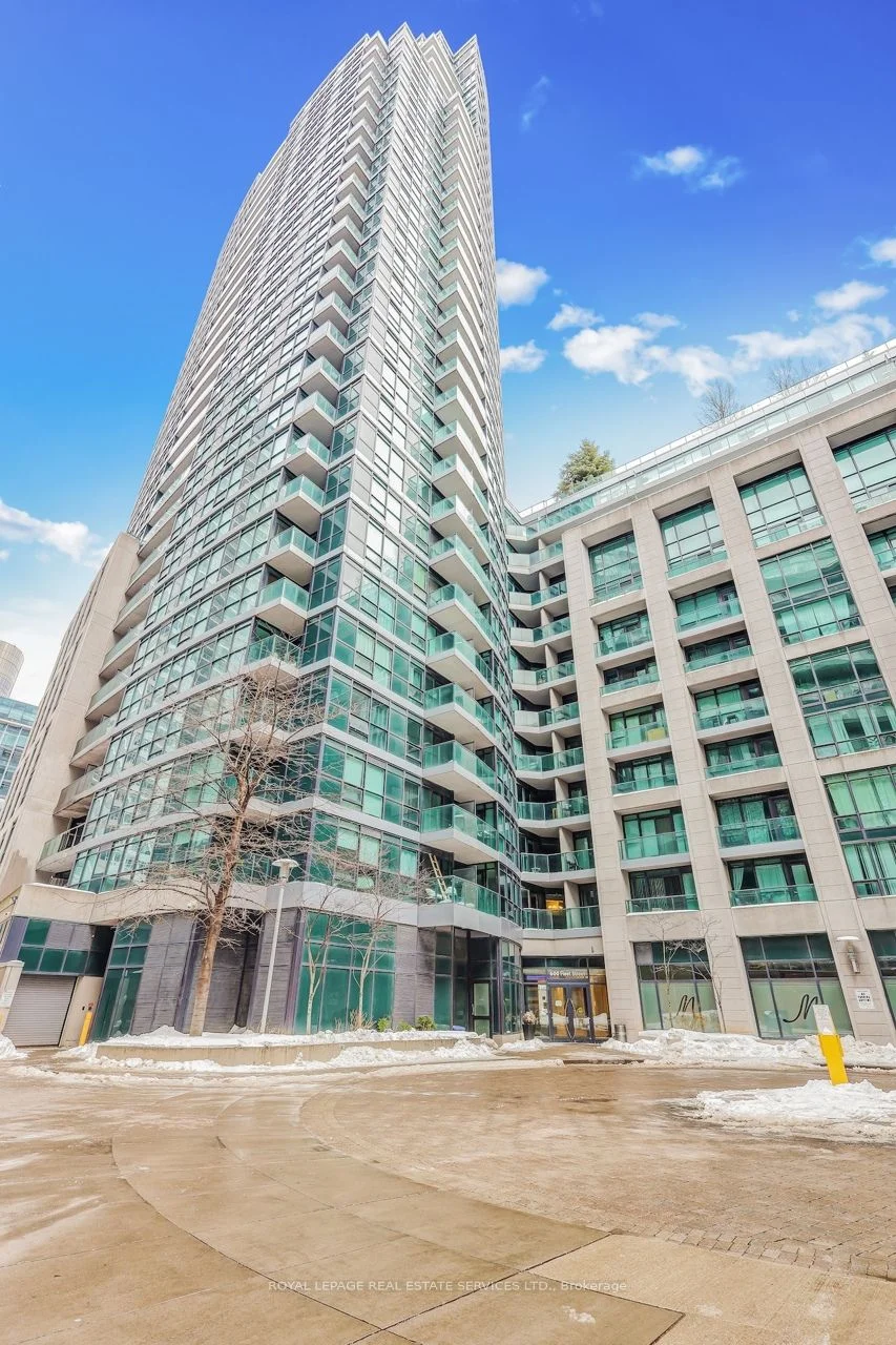 Condo Apartment in Toronto