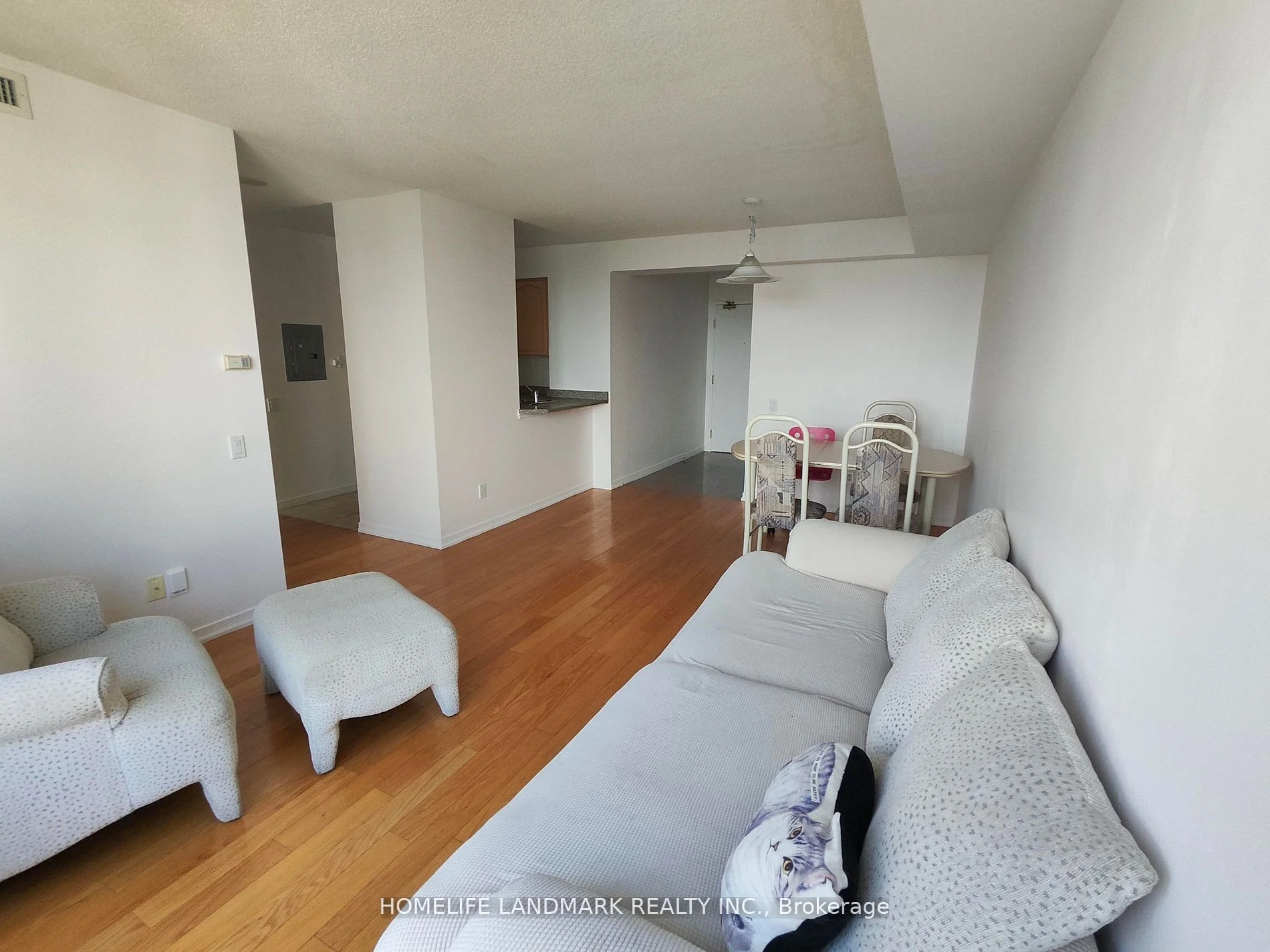 8 Hillcrest Avenue 1711, Toronto C14, On M2n 6y6