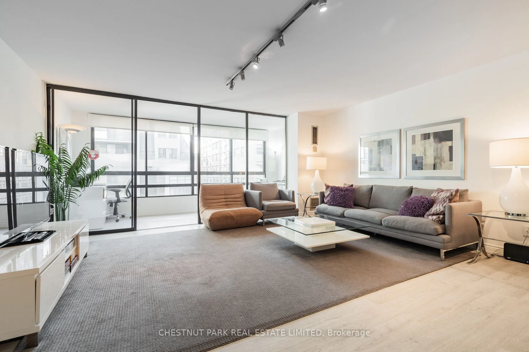 77 Carlton Street 701, Toronto C08, On M5b 2j7