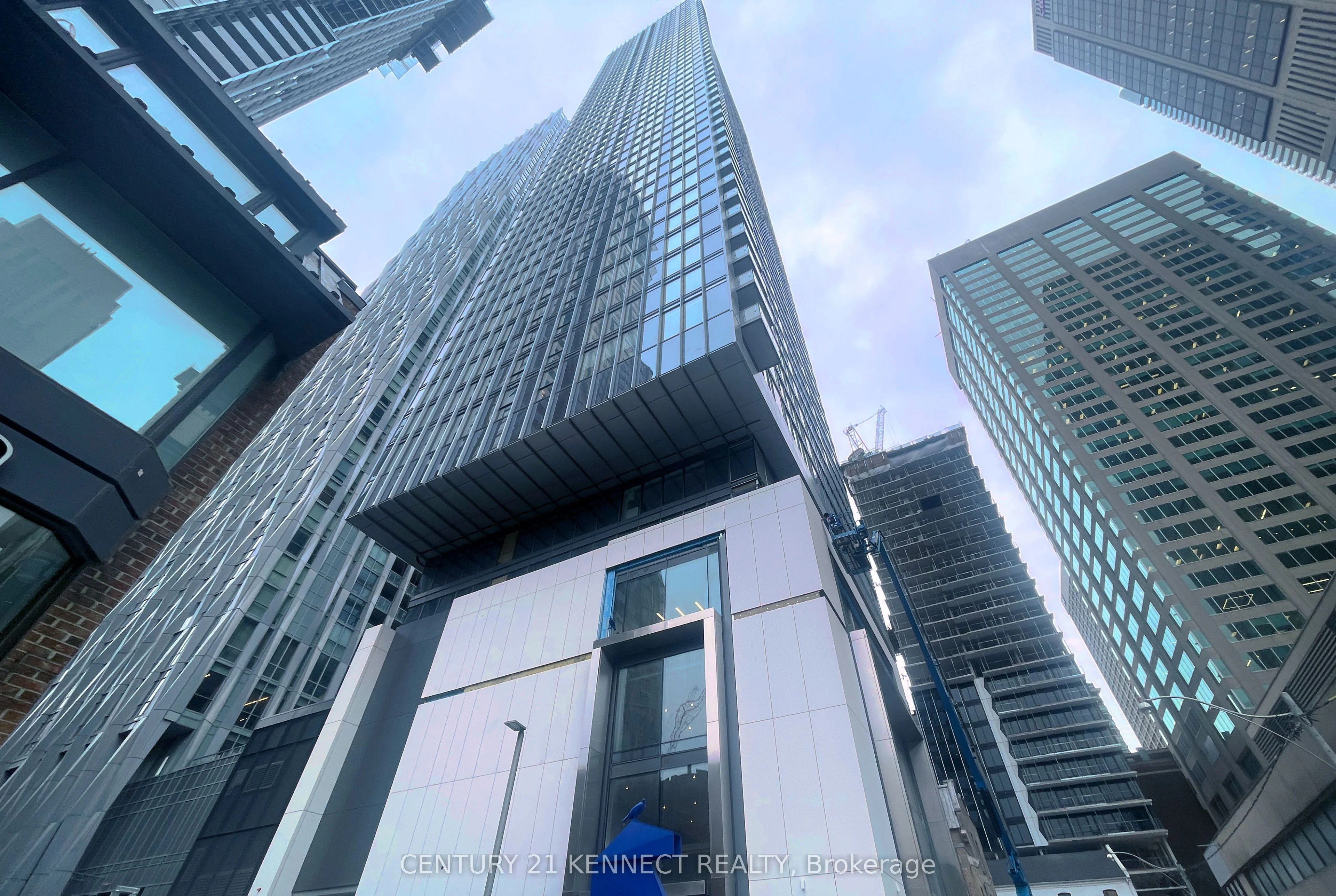 8 Cumberland Street 3006, Toronto C02, On M4w 0b6