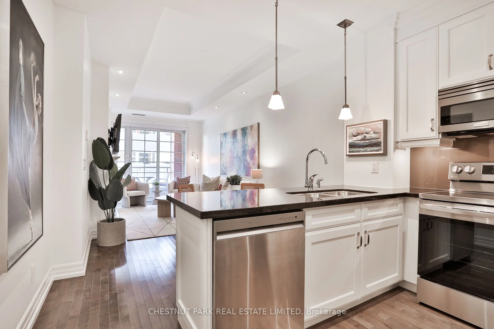 21 Burkebrook Place 317, Toronto C12, ON M4G 0A2