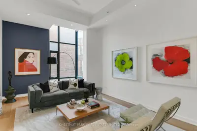 Att/Row/Townhouse in Toronto