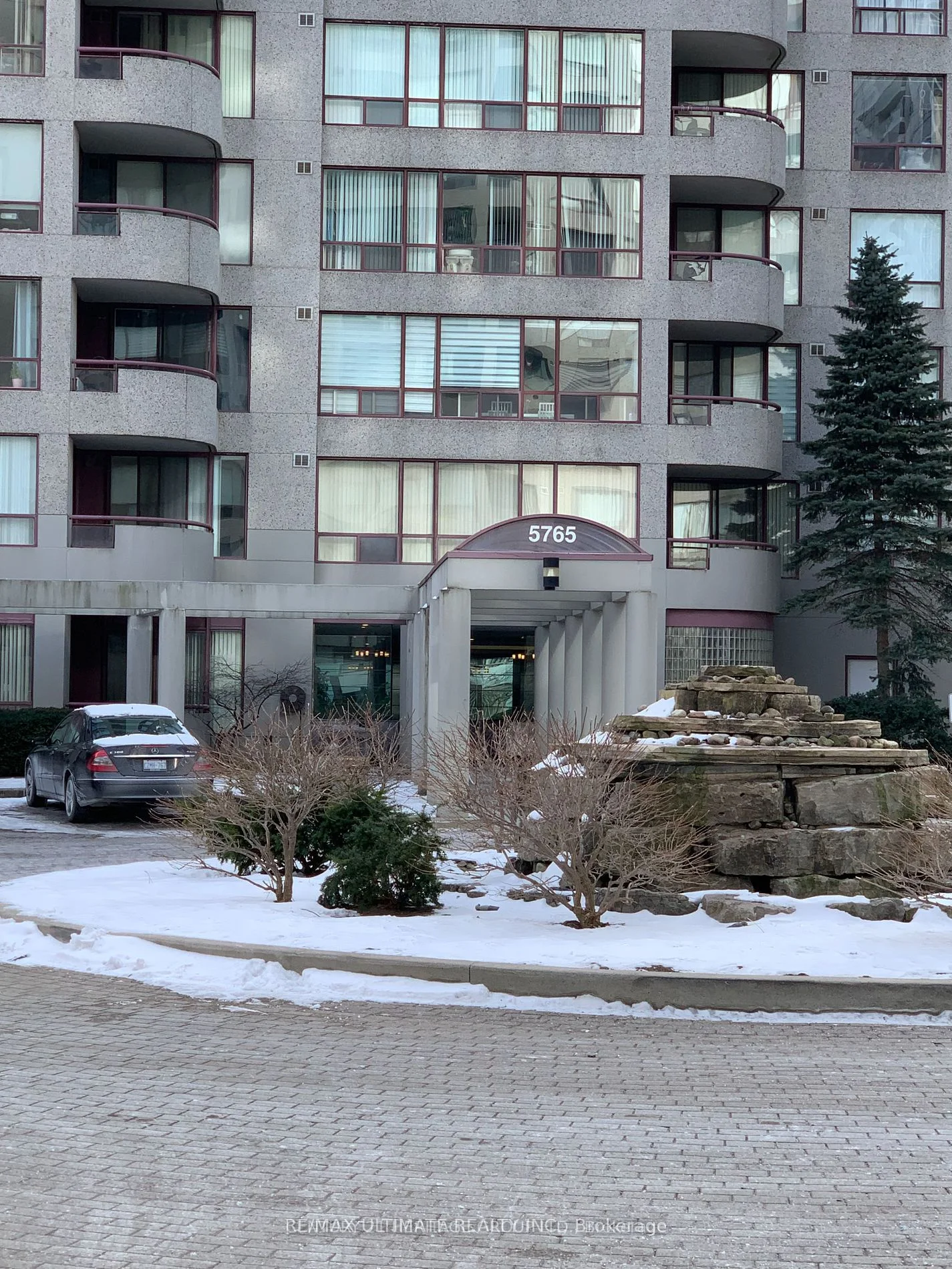 5765 Yonge Street 808, Toronto C14, On M2m 4h9