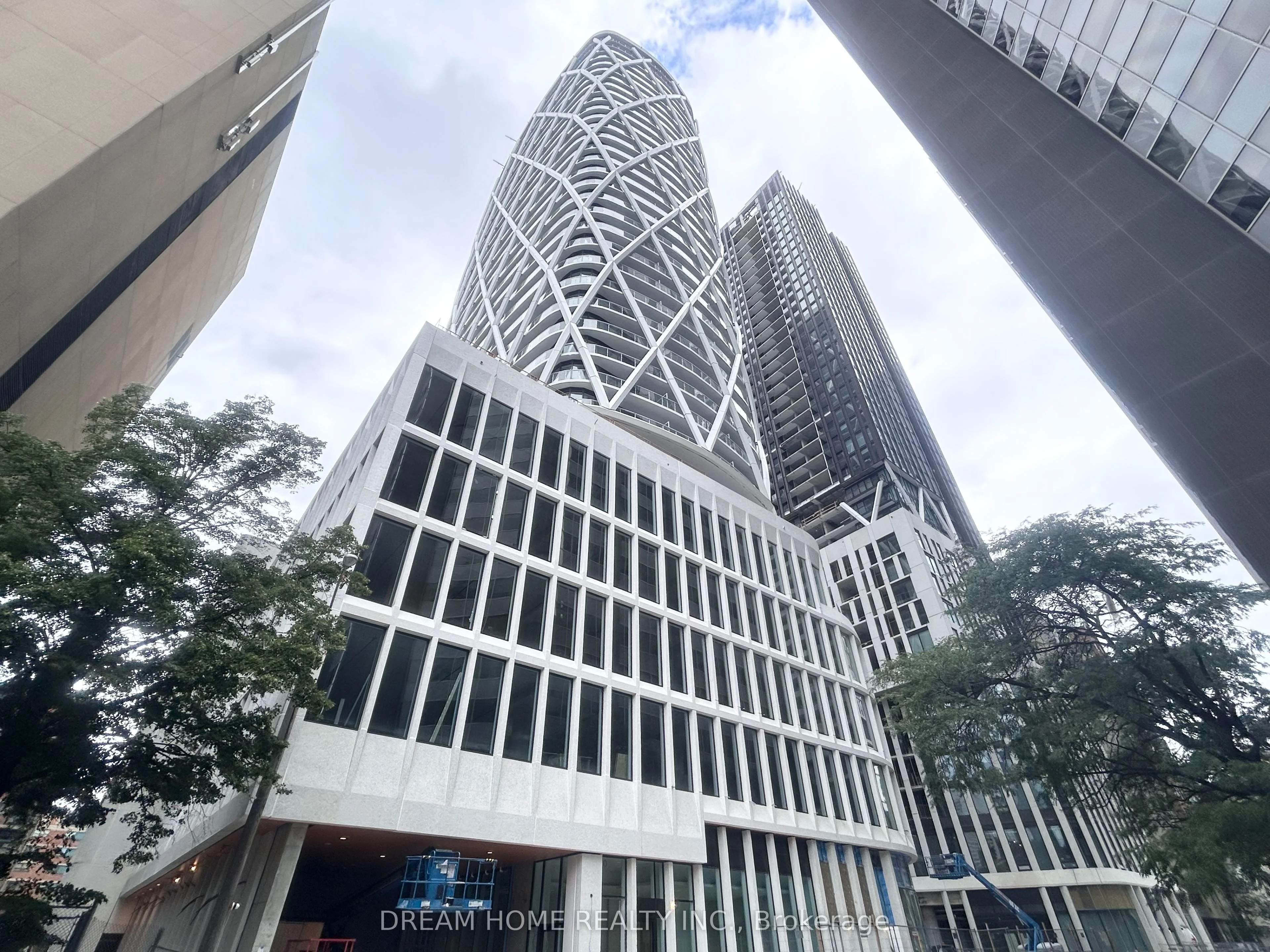 230 Simcoe Street 2617, Toronto C01, On M5t 0g7