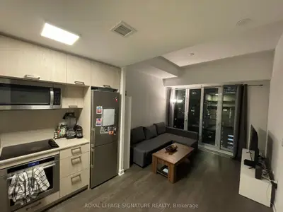 50 Mccaul Street Ph11, Toronto C01, On M5t 0b6