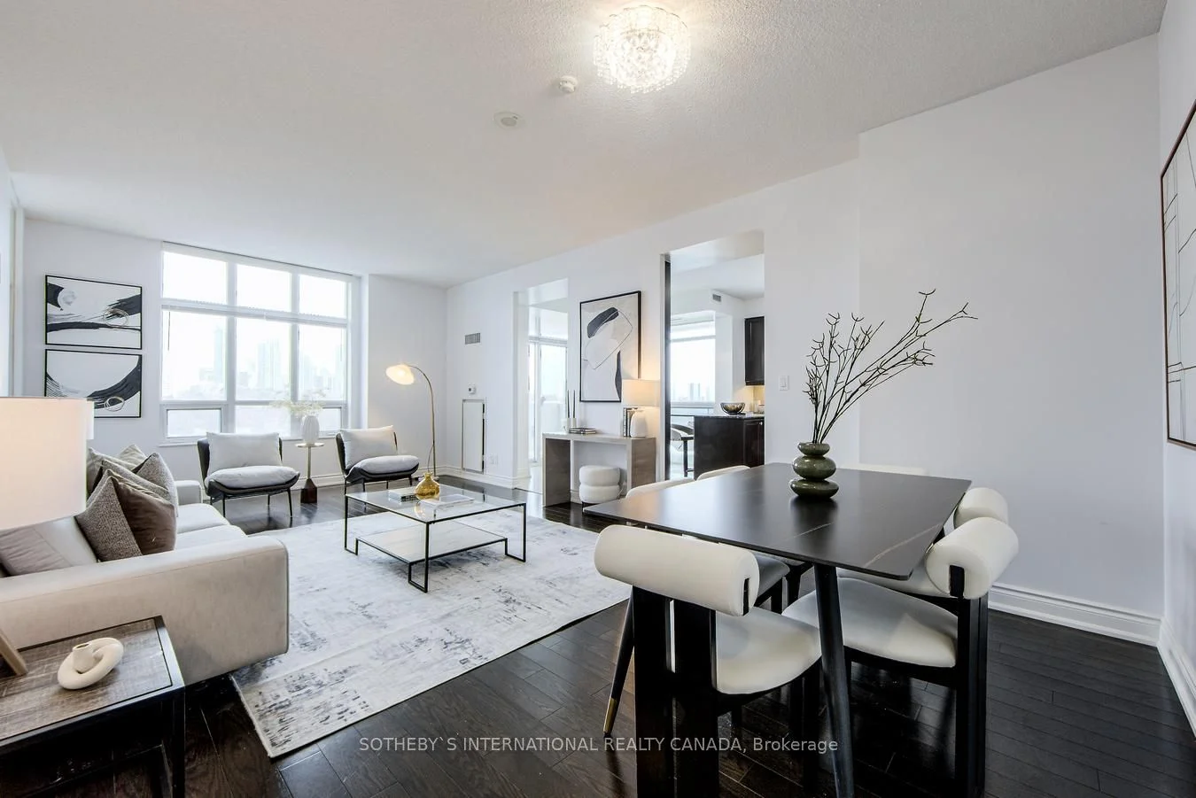 Condo Apartment in Toronto