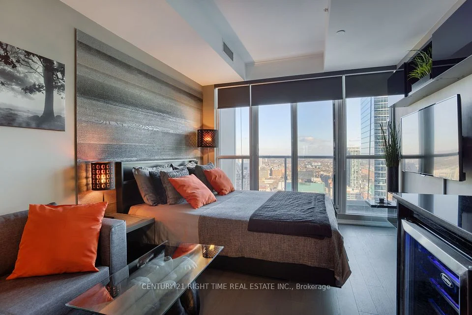 70 Temperance Street 4204, Toronto C01, ON M5H 0B1