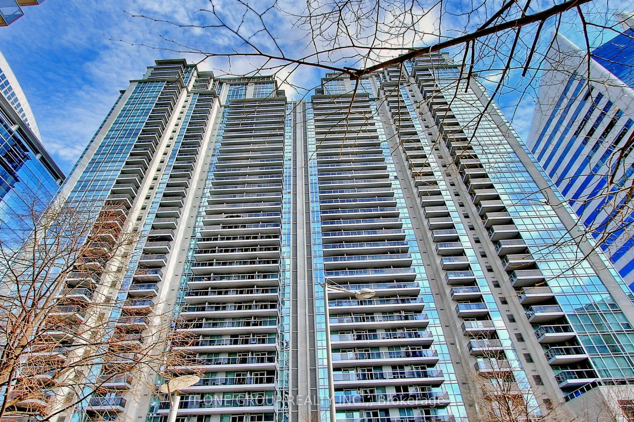 4968 Yonge Street 815, Toronto C07, On M2n 7g9