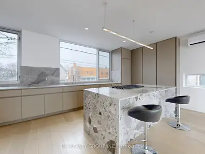 899 Dundas Street W, Toronto C01, On M6j 1v9