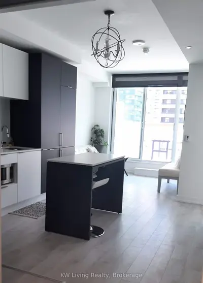 33 Helendale Avenue 615, Toronto C03, On M4r 0a4