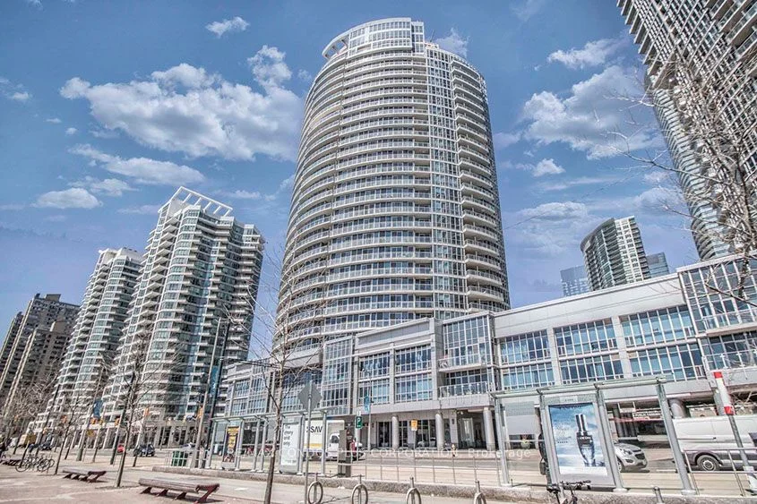 #1408 218 Queens Quay, Toronto C01, On, M5j 2y6
