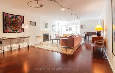 Condo Apartment in Toronto