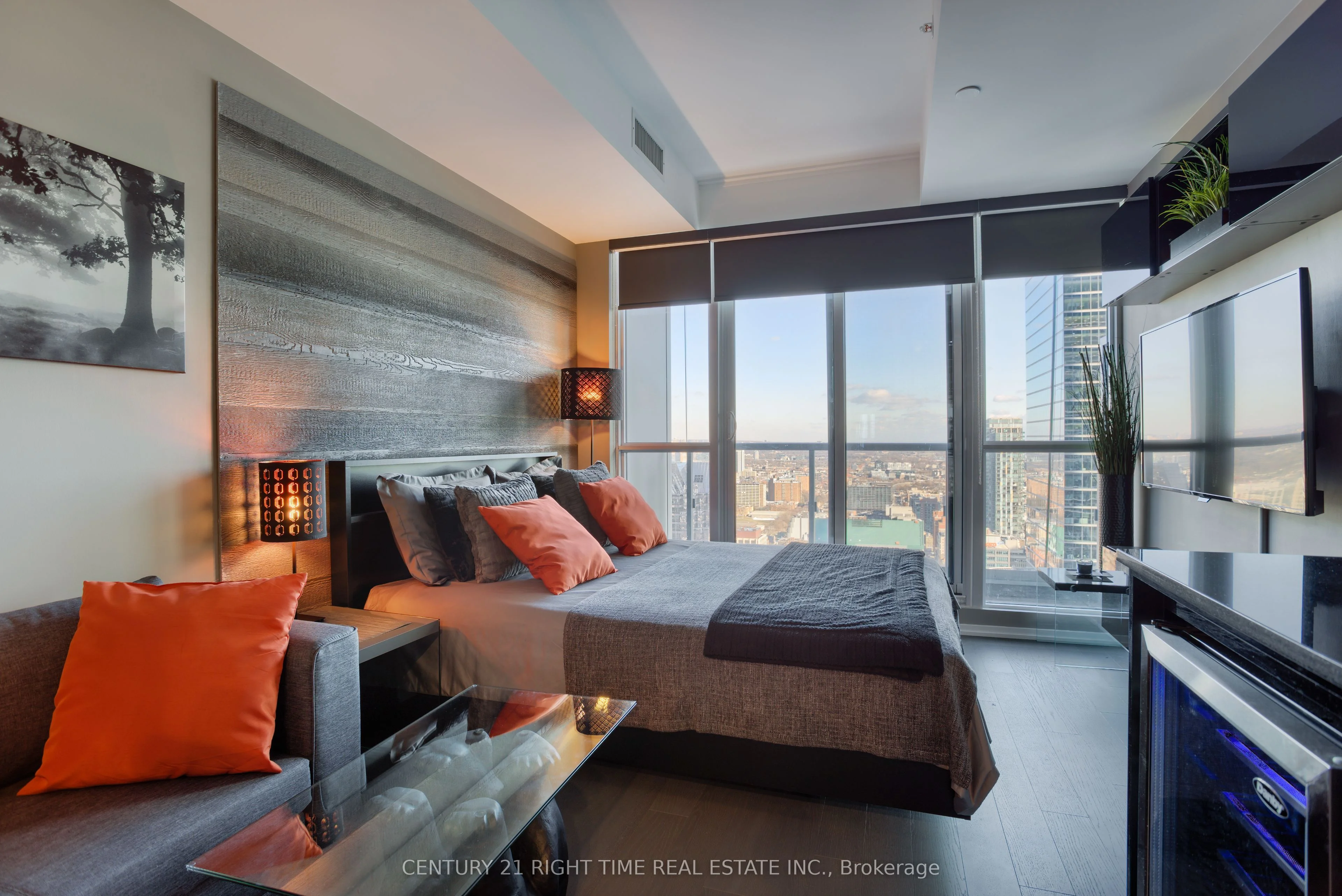 70 Temperance Street 4204, Toronto C01, On M5h 0b1
