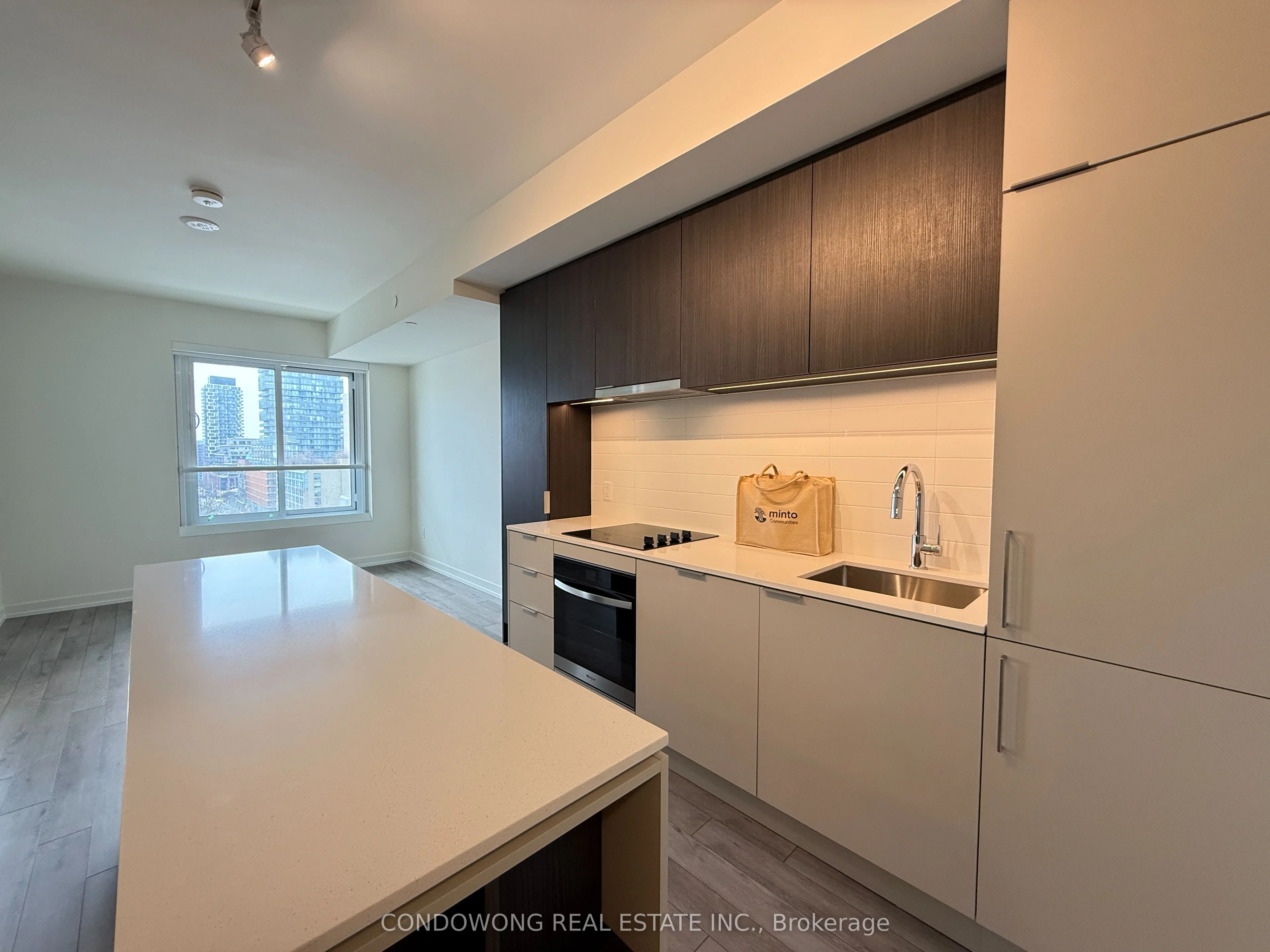 89 Church Street 908, Toronto C08, On M5c 0b7
