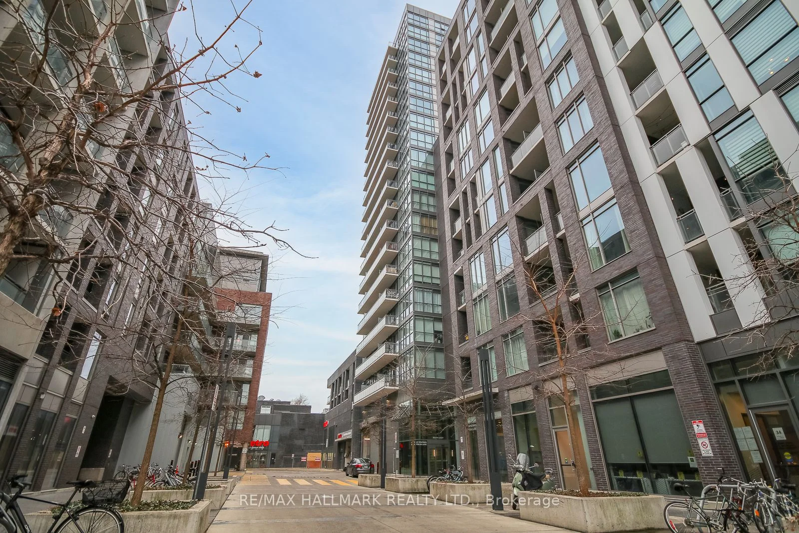 20 Minowan Miikan Lane W 809, Toronto C01, On M6j 0e5