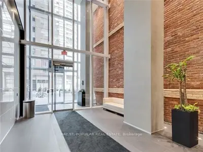 15 Grenville Street 1002, Toronto C01, On M4y 0b9