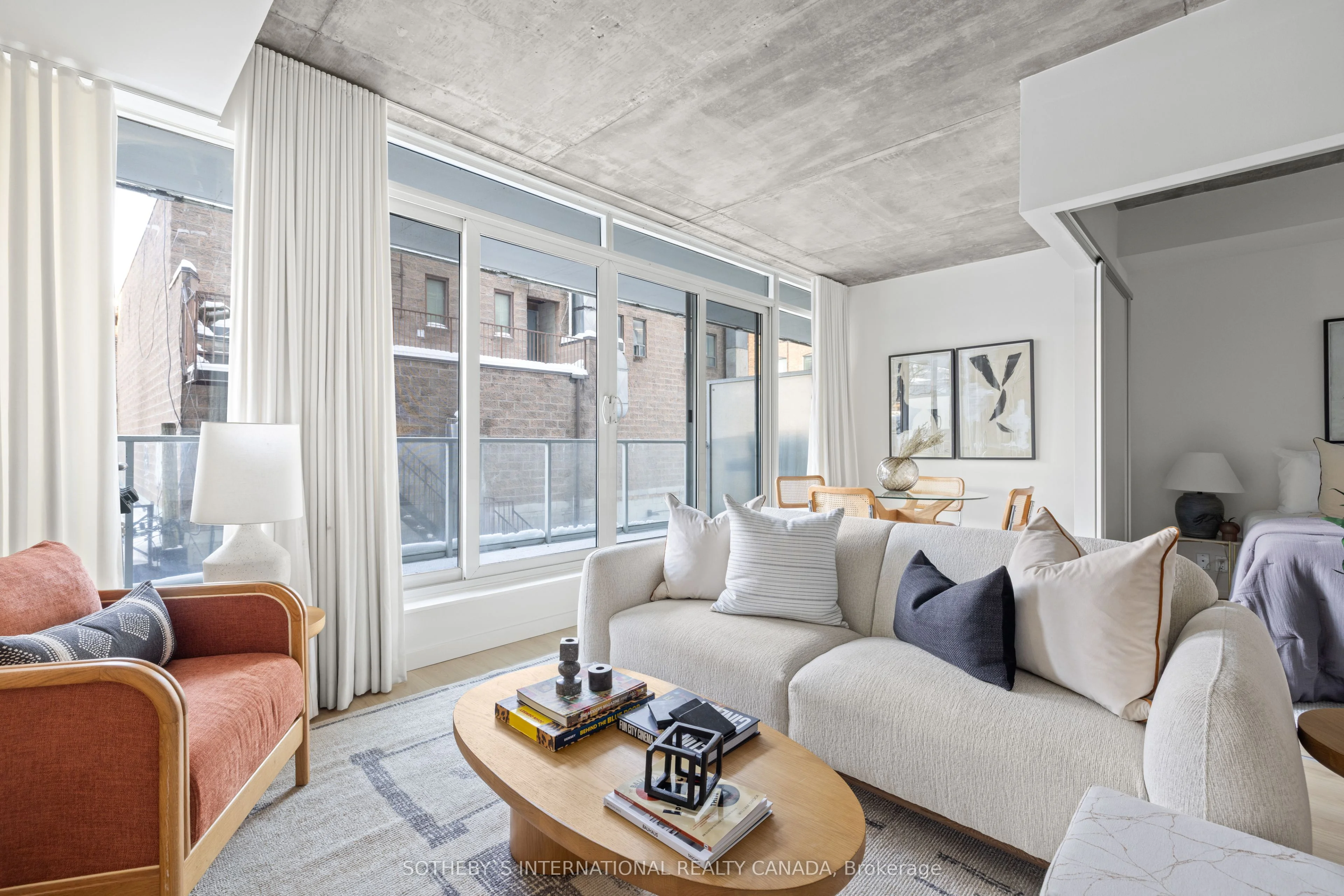 Condo Apartment in Toronto