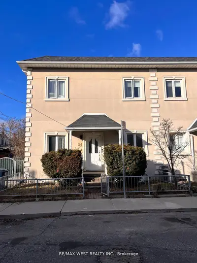 54 Wyndham Street Bsmt, Toronto C01, On M6k 1r7