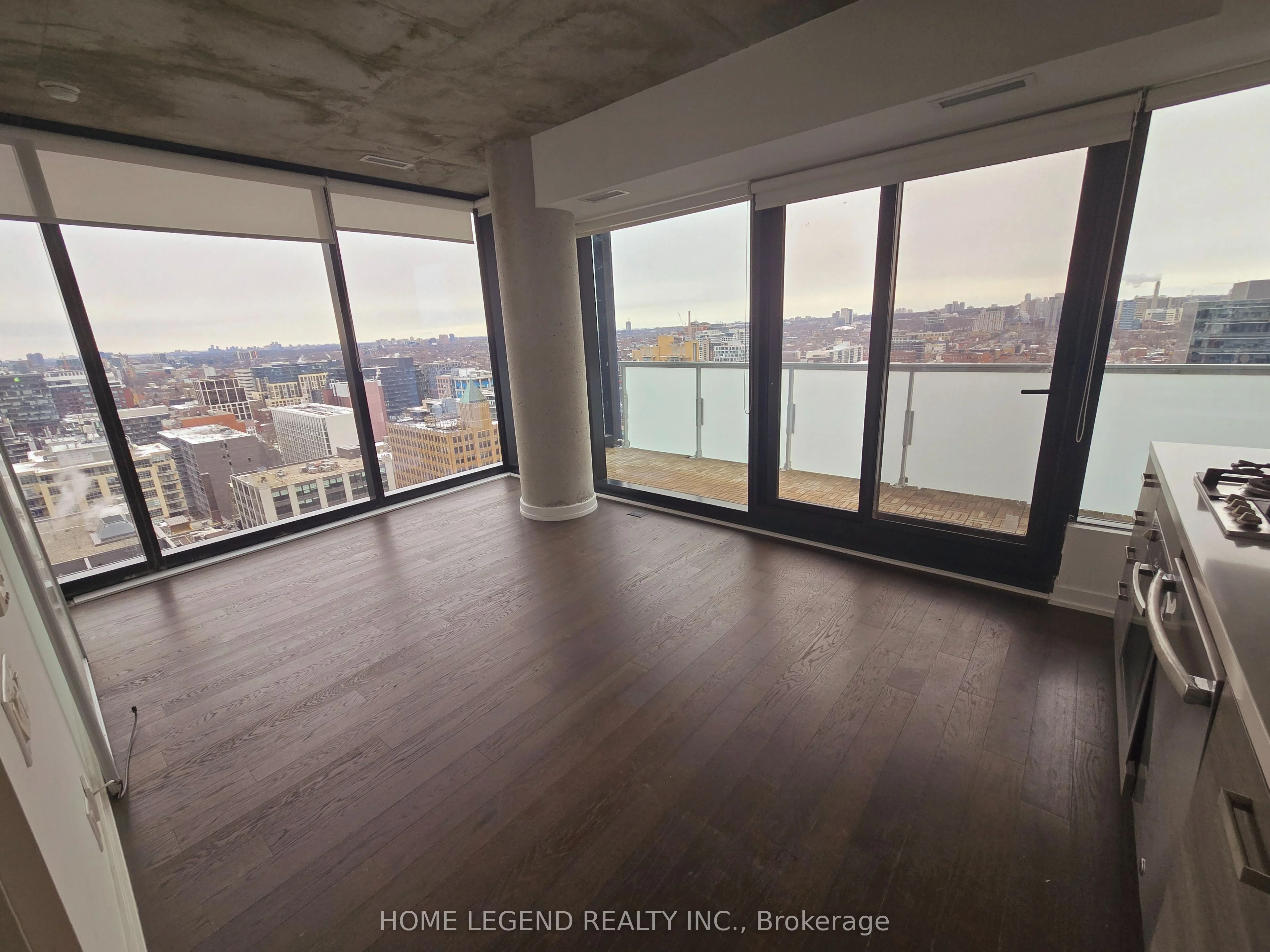 11 Charlotte Street 2203, Toronto C01, ON M5V 2H5