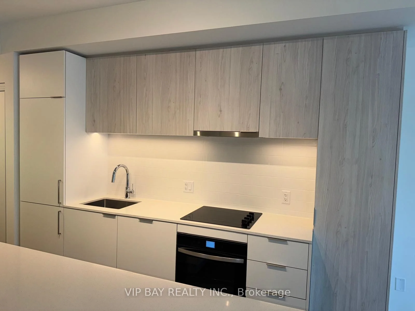 89 Church Street 1902, Toronto C08, On M5c 2g3