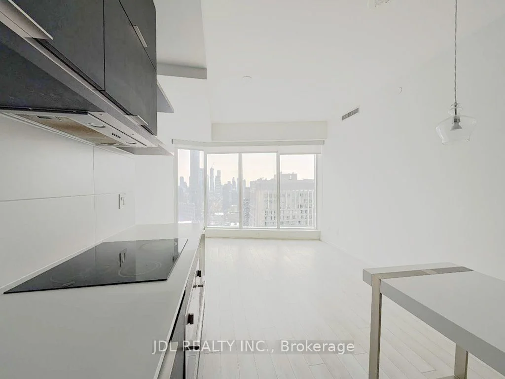 197 Yonge Street 3814, Toronto C08, ON M5B 0C1