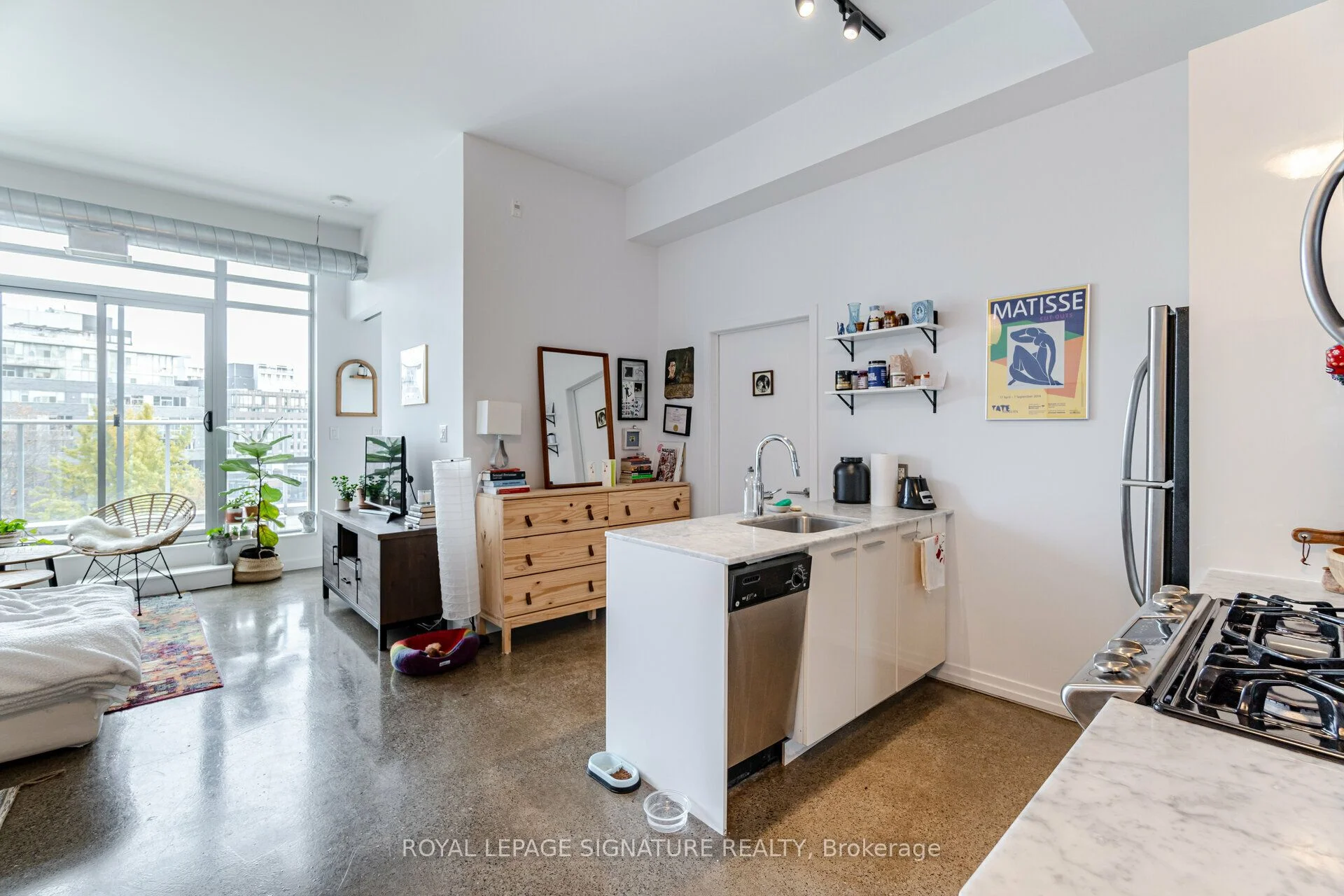 52 Sumach Street 502, Toronto C08, ON M5A 3J7