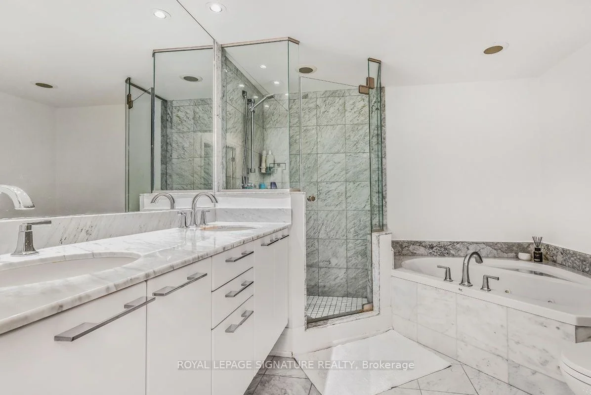 77 McMurrich Street 308, Toronto C02, ON M5R 3V3