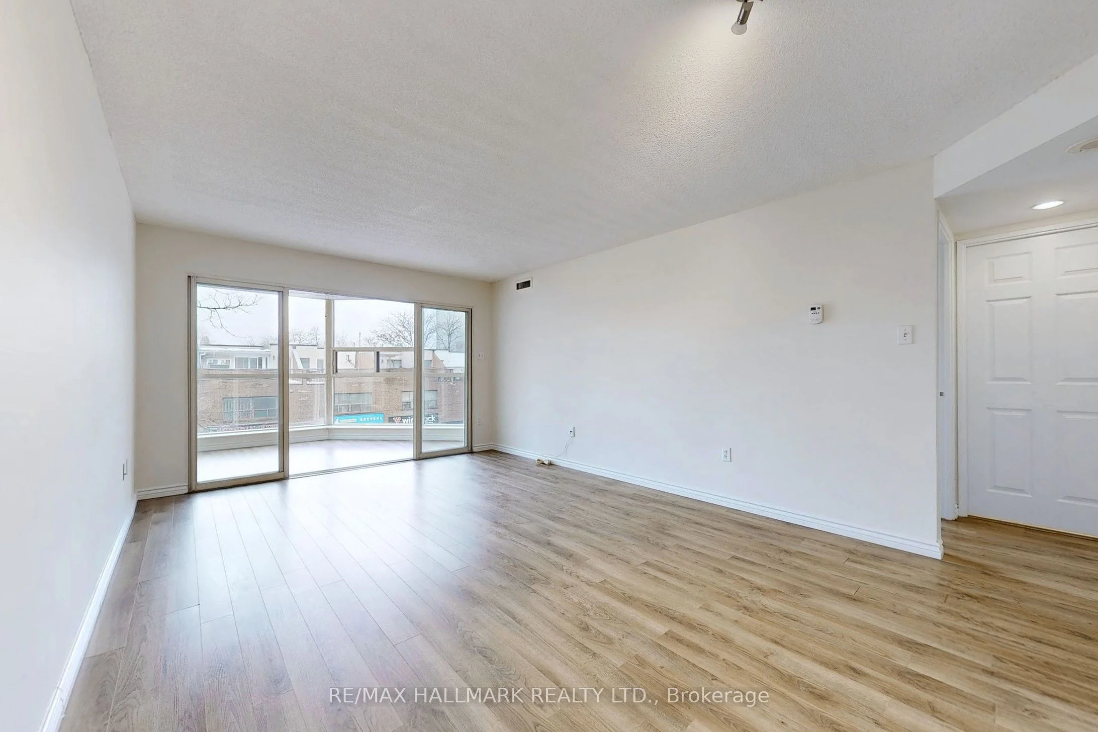 725 King Street W 311, Toronto C01, ON M5V 2W9