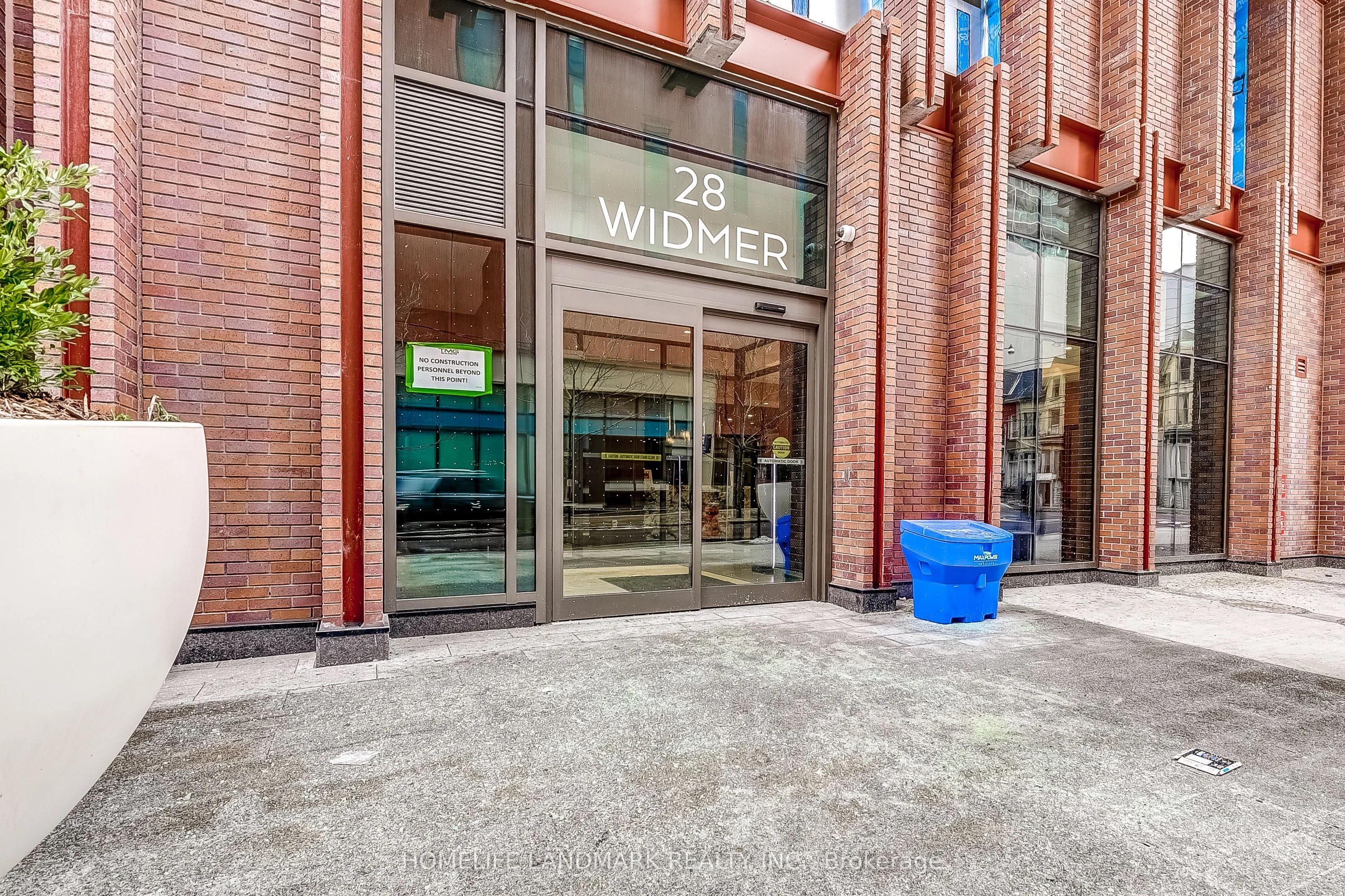 28 Widmer 4027 Street, Toronto C01, ON M5V 0T2