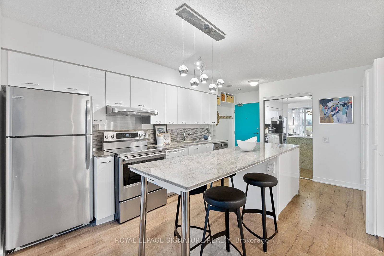 29 Singer Court 312, Toronto C15, On M2k 0b3