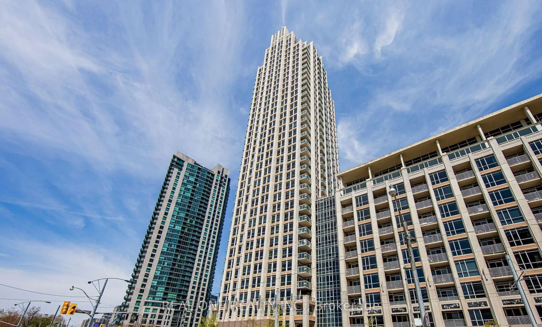628 Fleet Street 1414, Toronto C01, On M5v 1a9