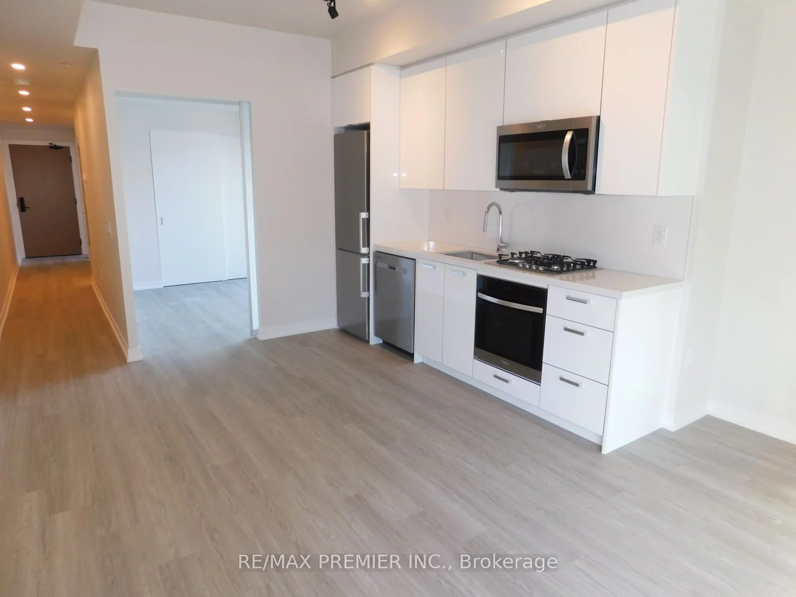 195 McCaul Street 606, Toronto C01, ON M5T 1W6