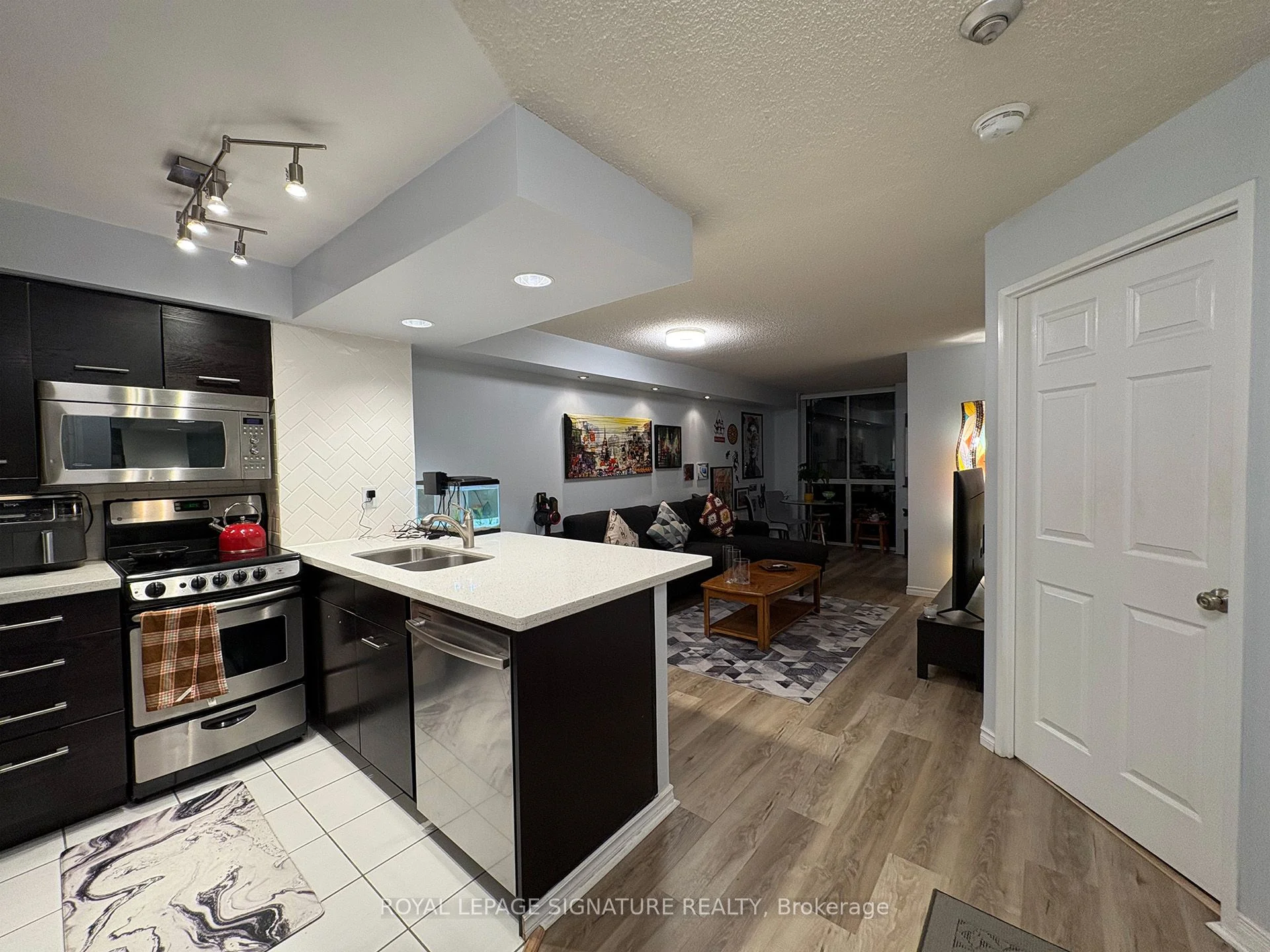 801 King Street W 1103, Toronto C01, ON M5V 3C9