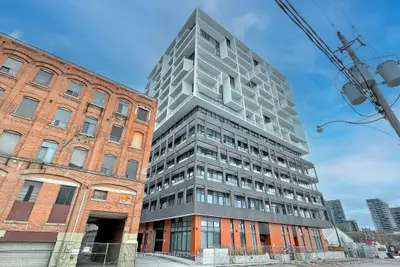 9 Tecumseth Street 310, Toronto C01, On M5v 0s5
