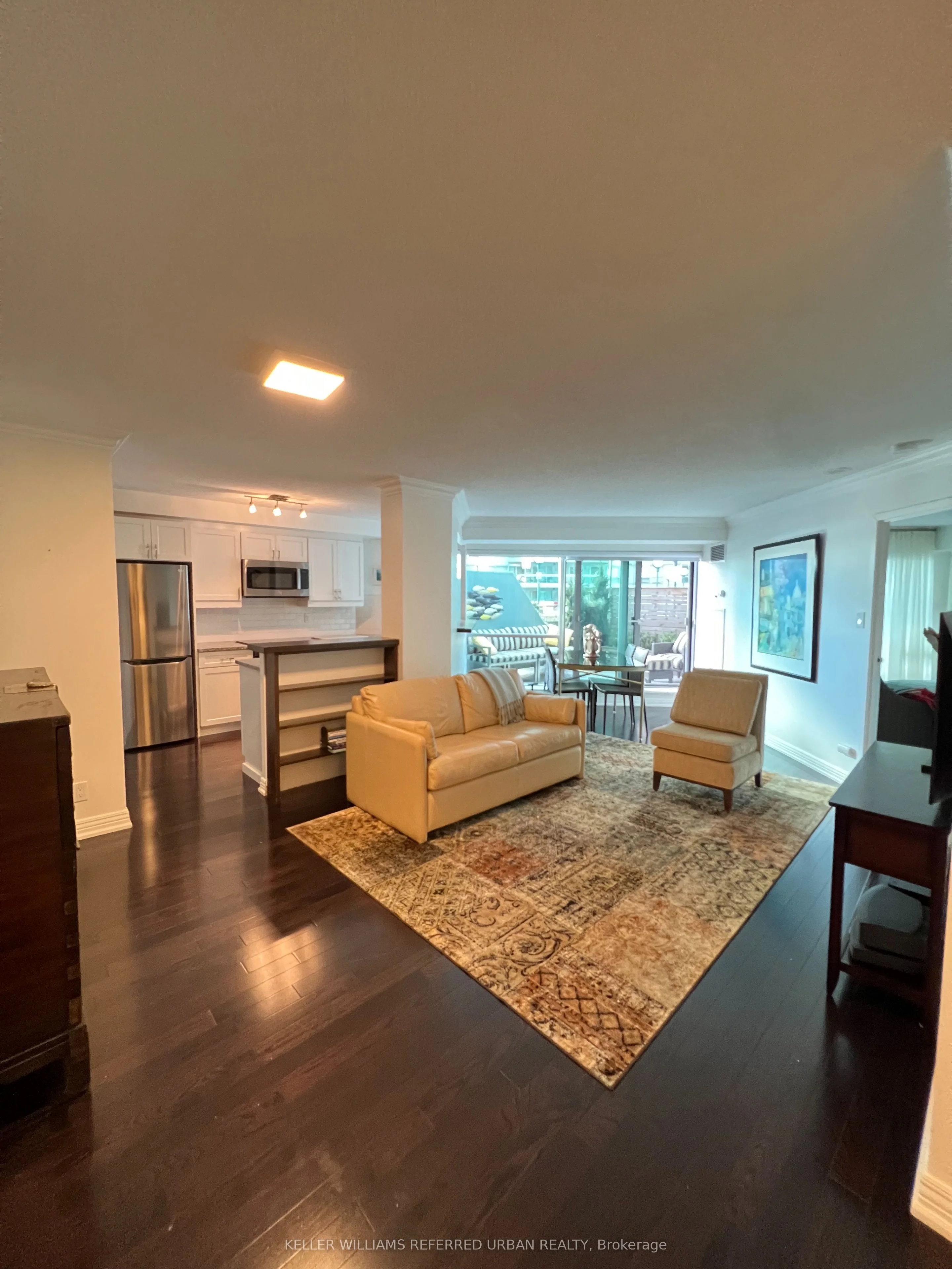 10 Yonge Street 313, Toronto C01, On M5e 1r4